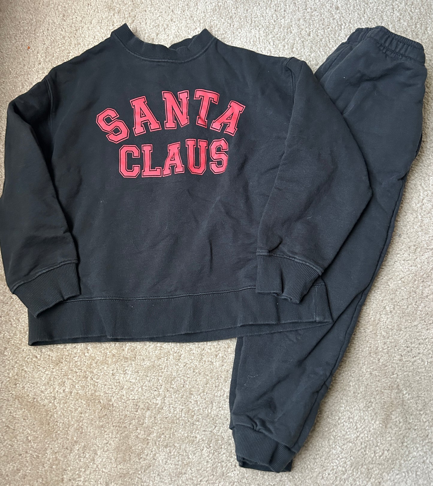 #15 Zara 9/10 Santa Claus Jogger/Crewneck Set