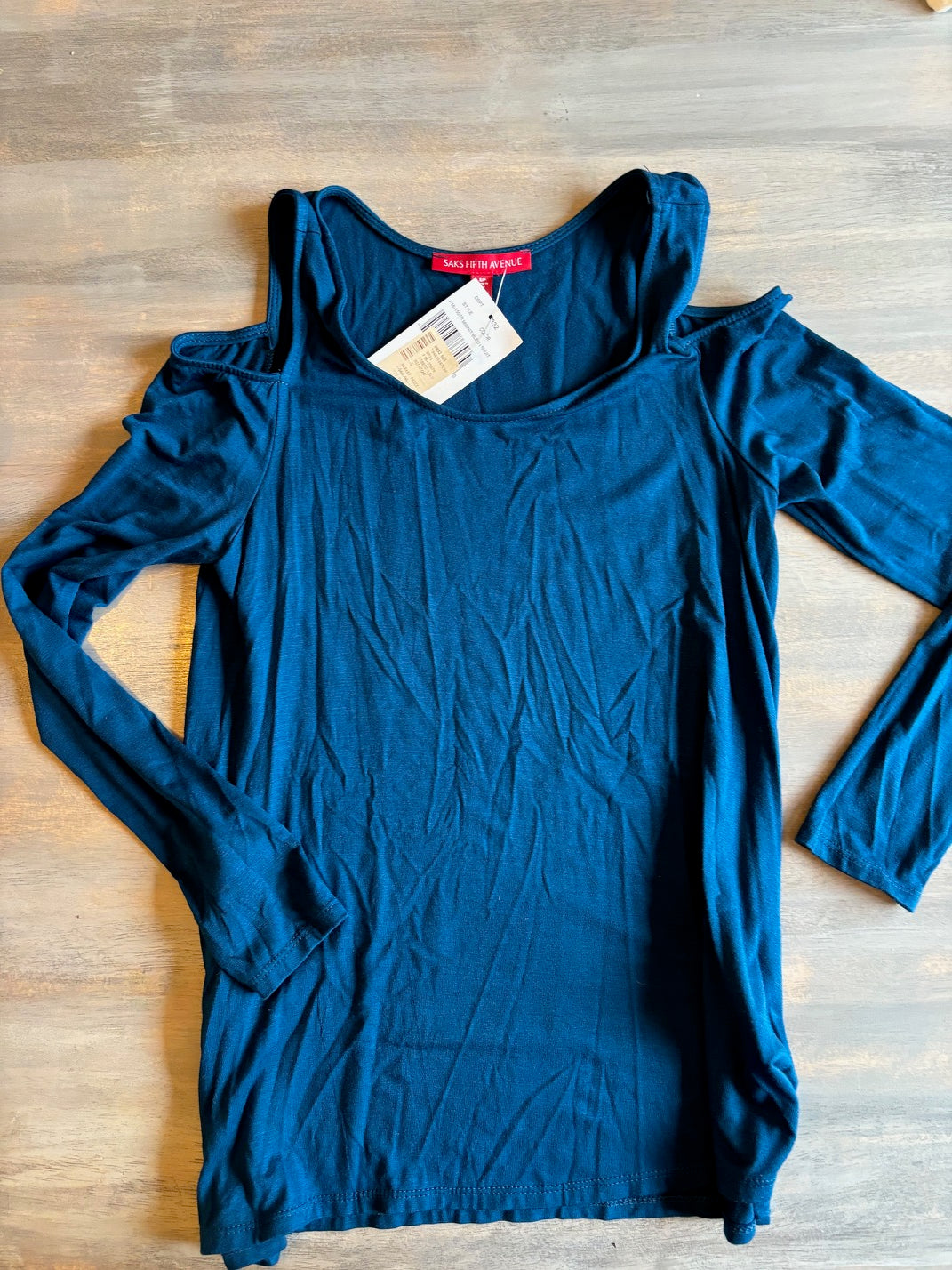 #70 NWT New With Tags Women's Saks Fifth Avenue Shirt Size Small