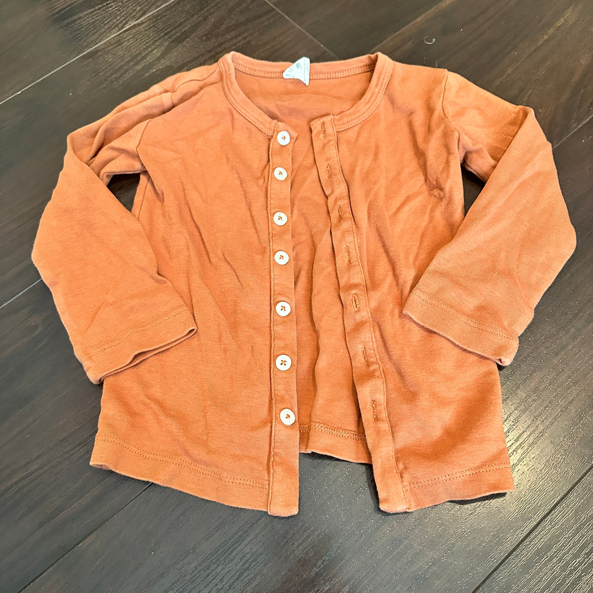 #48 Kate Quinn Orange Cardi Girls 6