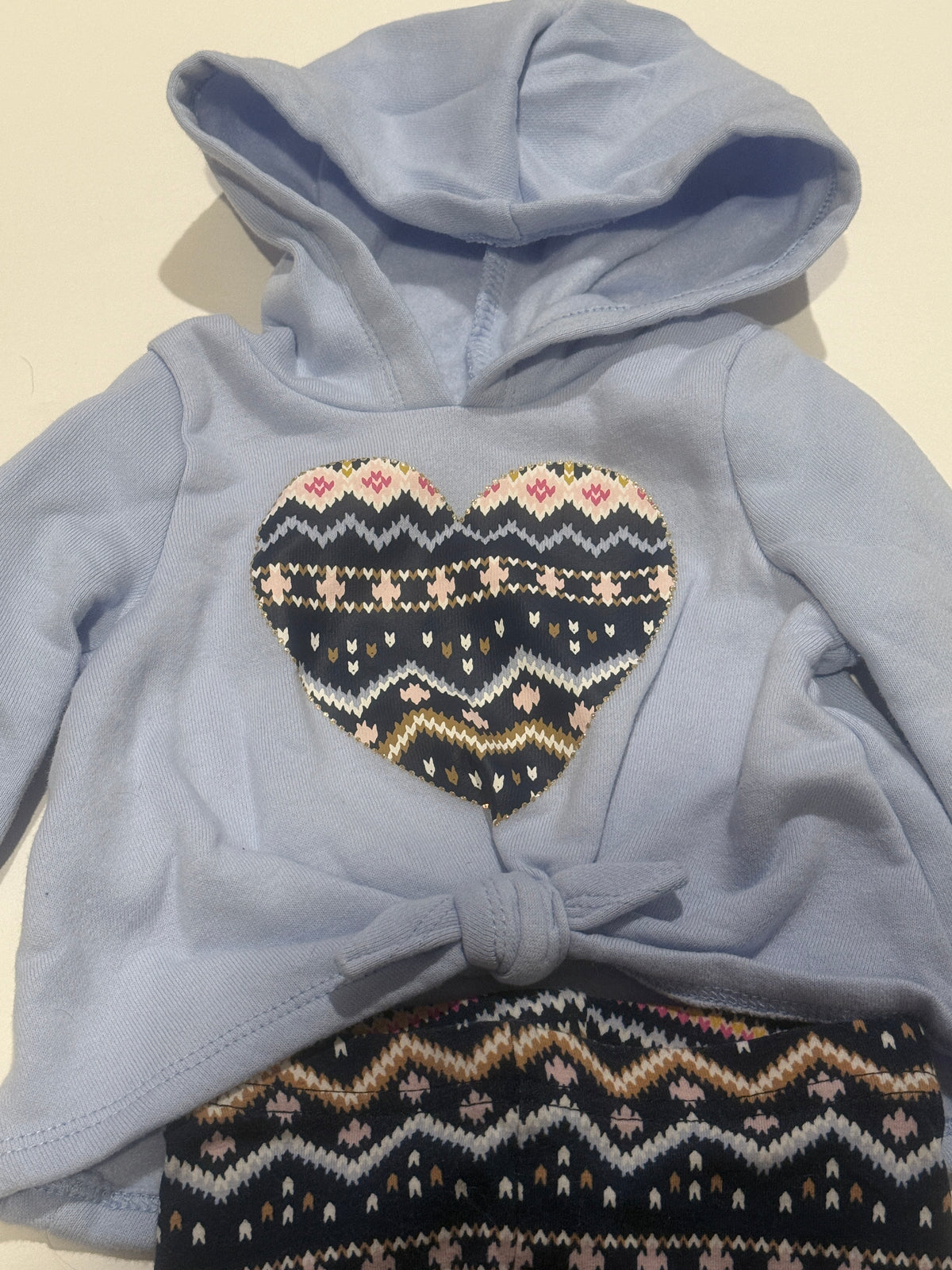 #170 Carters light blue sweatshirt with heart and leggings with matching patterns girls 3 months