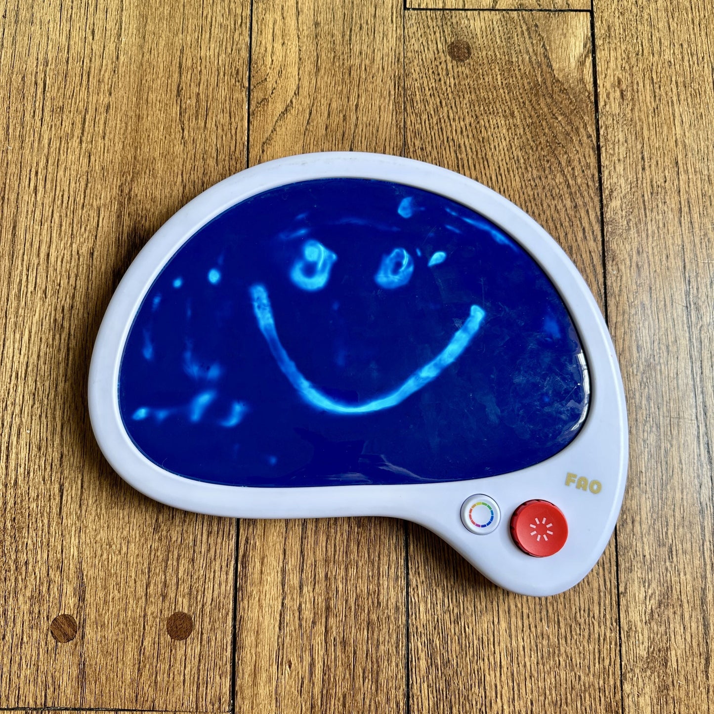 #95 FAO Mess-Free Glow Palette Musical LED Art Pad