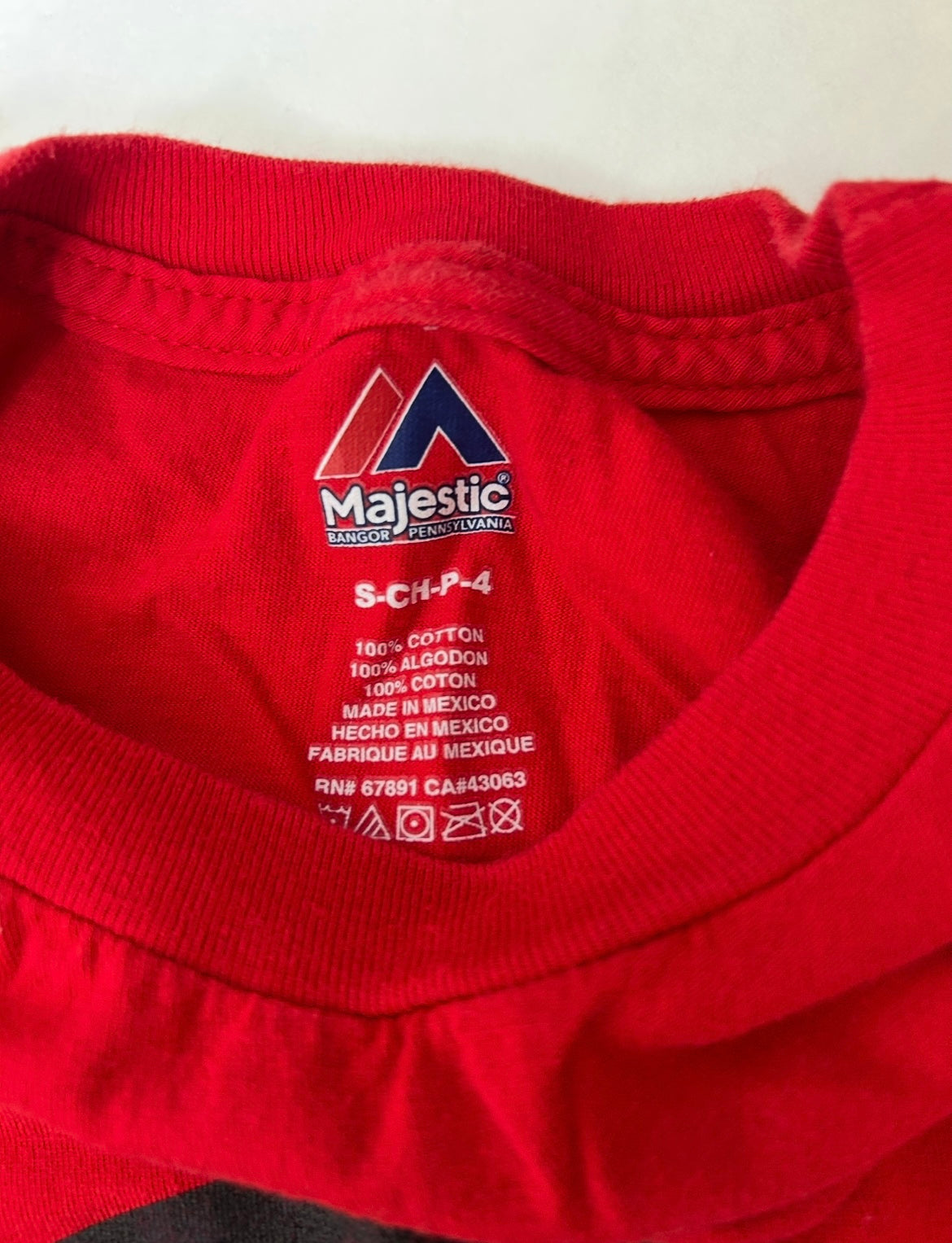 #200 Boys Reds size 4T Tshirt