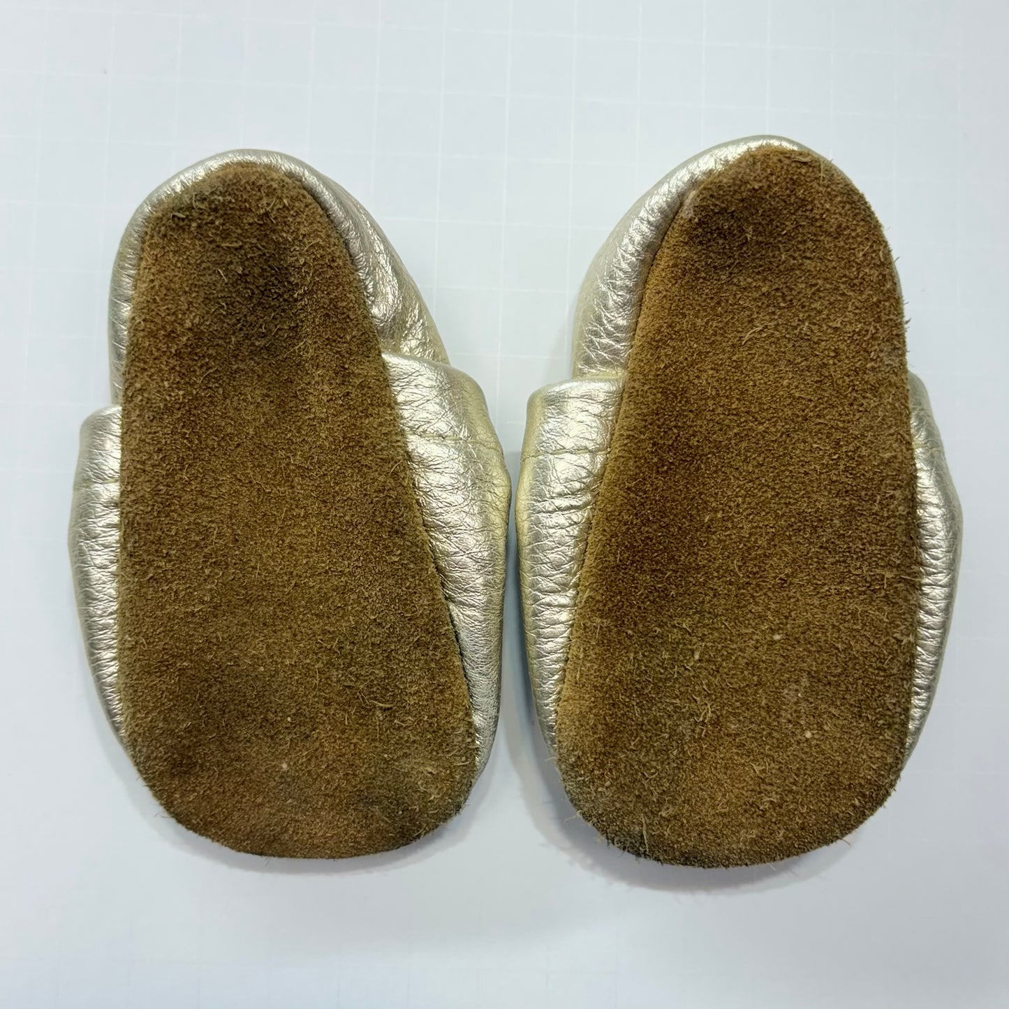 Seller 189 Girls 9m Starry Knight Designs Gold Genuine Leather & Suede Mary Jane Moccasins EUC