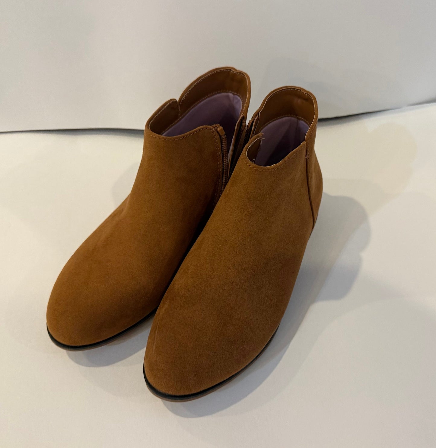 Reduced Seller #142 Girls Cat & Jack brown boots-size 3