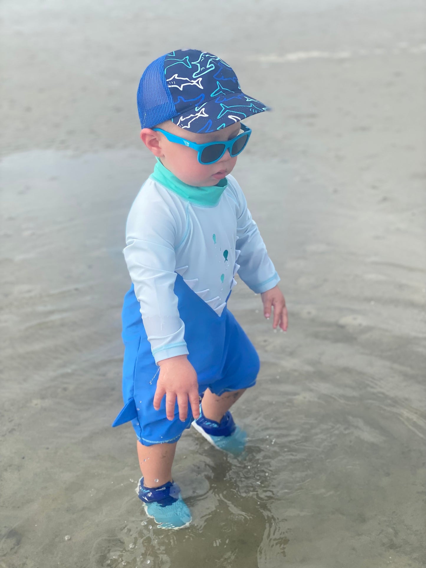 Seller #168 Cat & Jack 12-18m Boys Blue Shark Hat