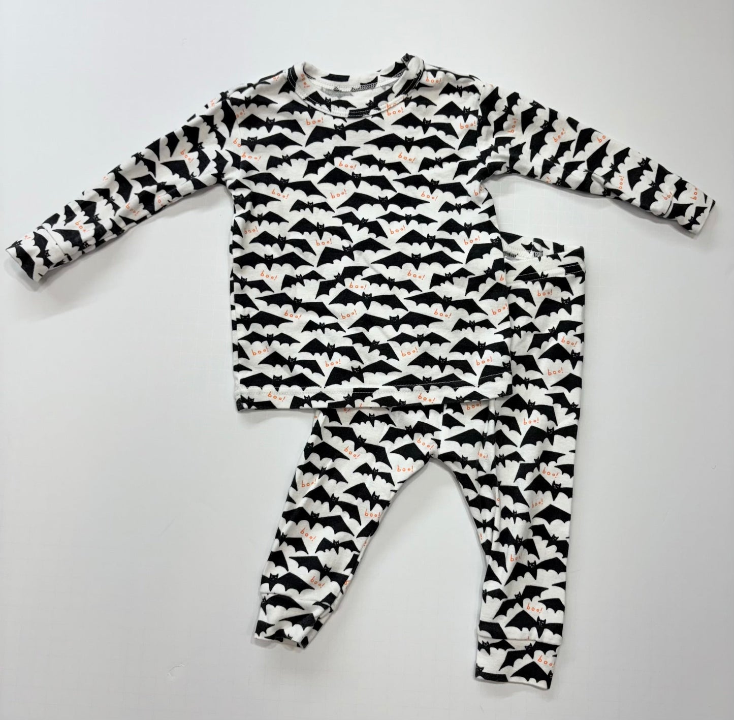 Seller 189 6-12m Old Navy Bat Pajamas EUC