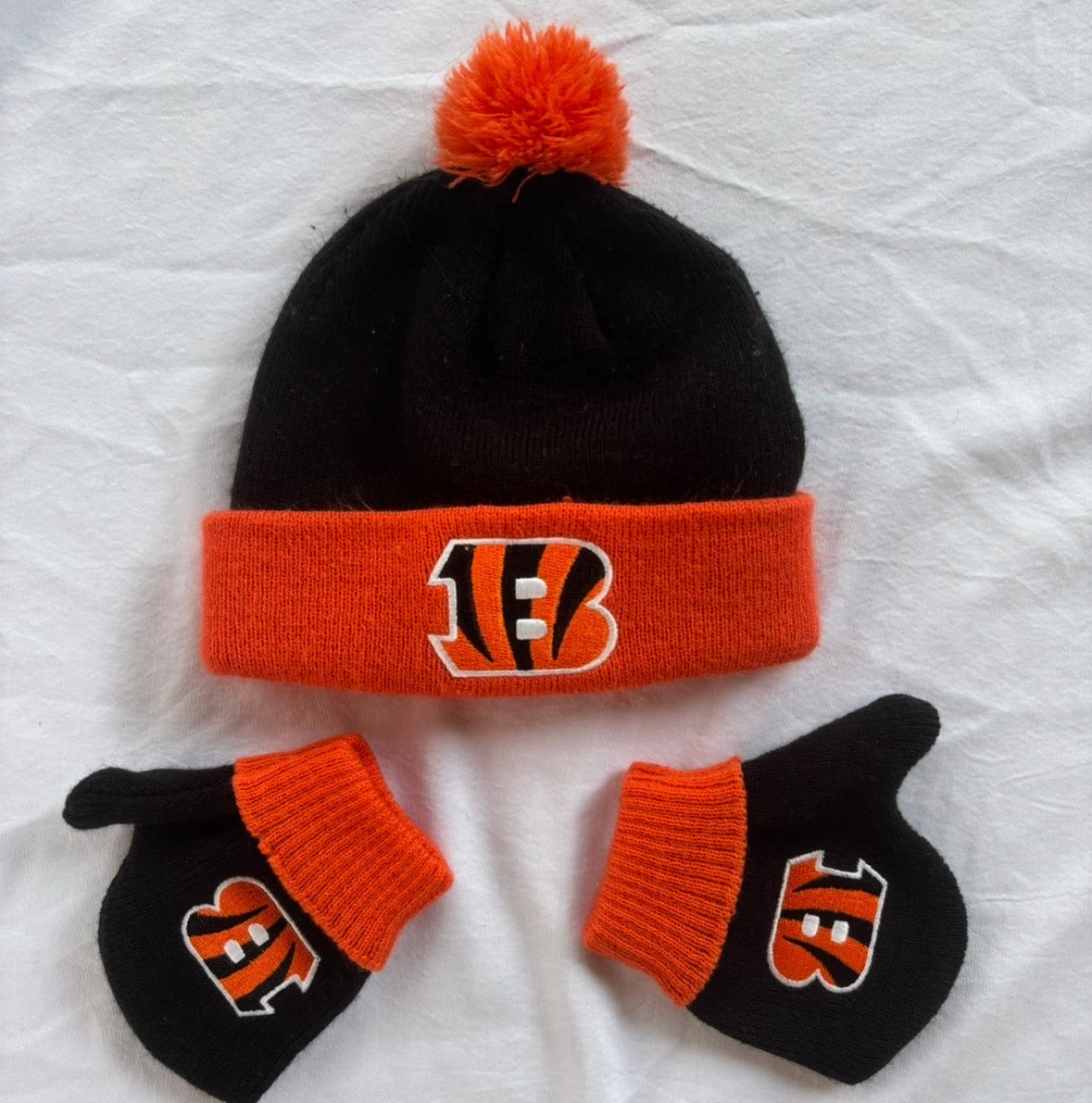 #119 Infant bengals hat and gloves (fits about up to 12 months)