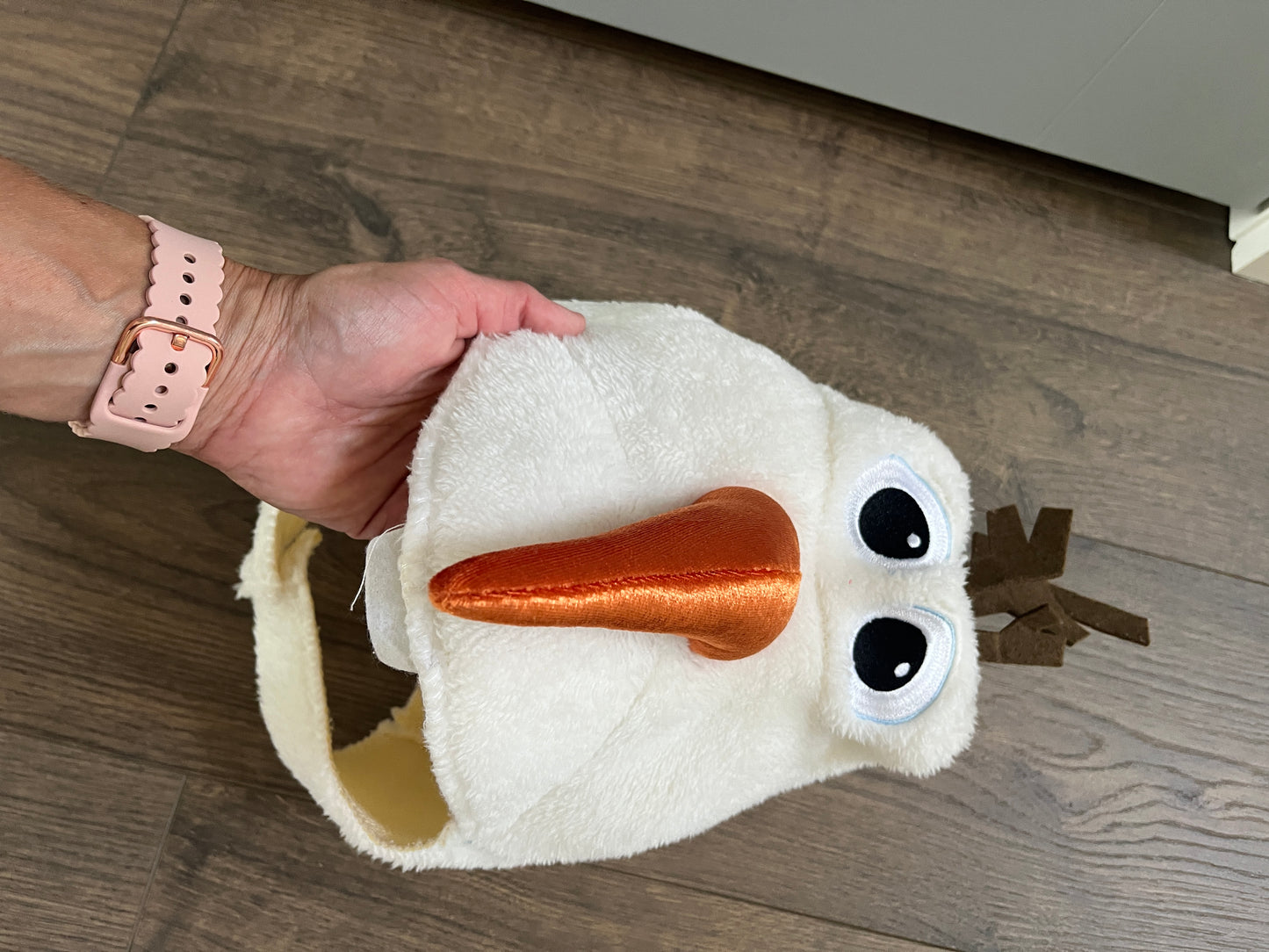 137 Olaf costume LN 3T-4T