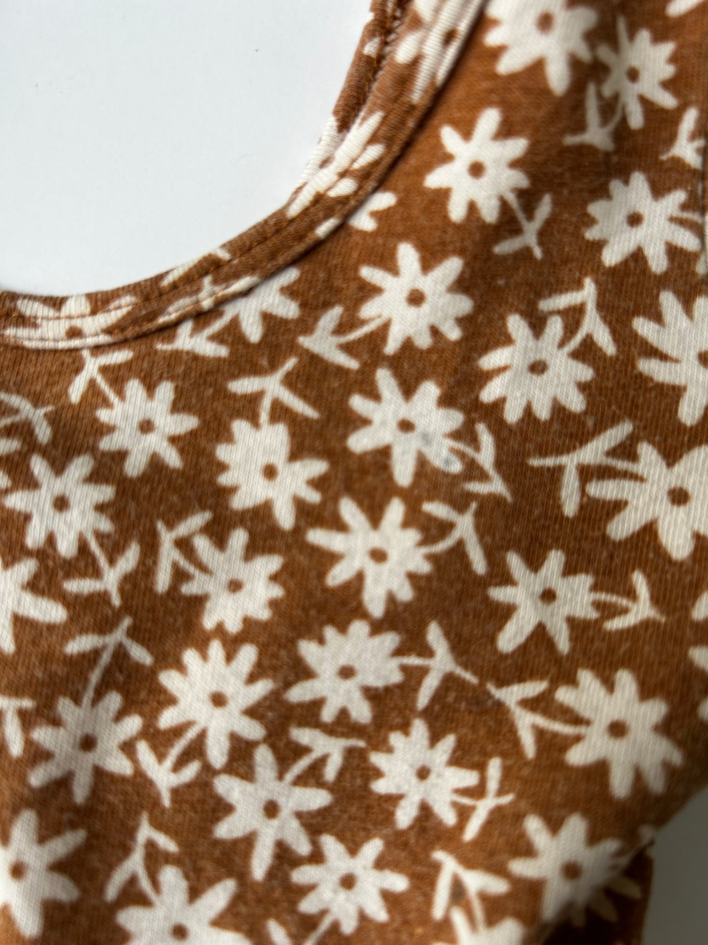 Seller #105 - 2T Girls Tan/Camel Floral Alice and Ames Short Sleeve Dress - See description please