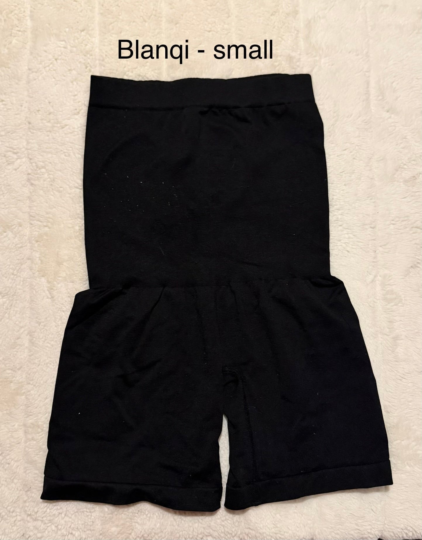 #56 REDUCED Blanqi maternity belly support biker shorts women’s size small