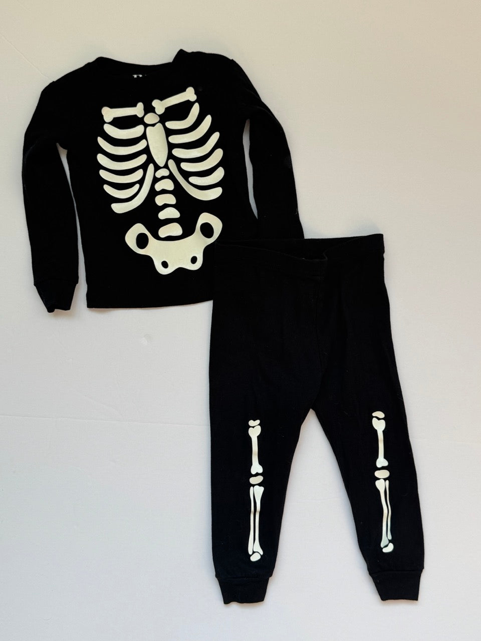 #82 Children's Place Glow-in-the-Dark Skeleton Gender Neutral Size 12-18m