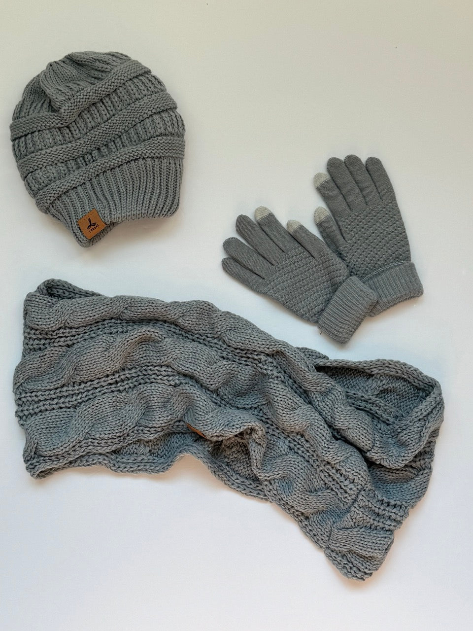 #82 Lorome Hat, Gloves, Scarf Set NWOT (One Size)