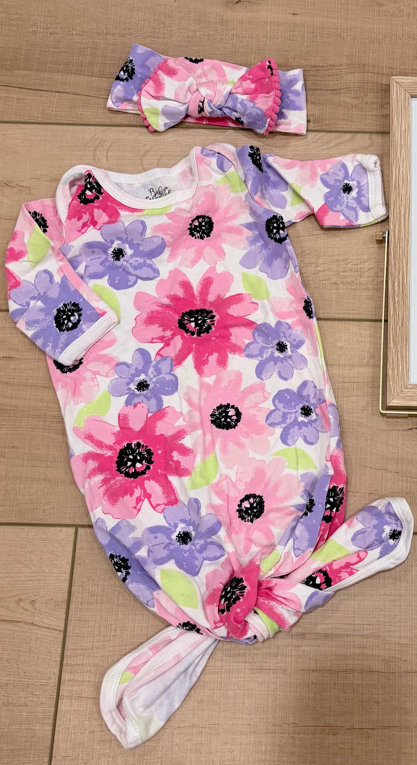 #37 0-3M Girl NWOT Baby Essentials Knotted Gown and Matching Bow Headband