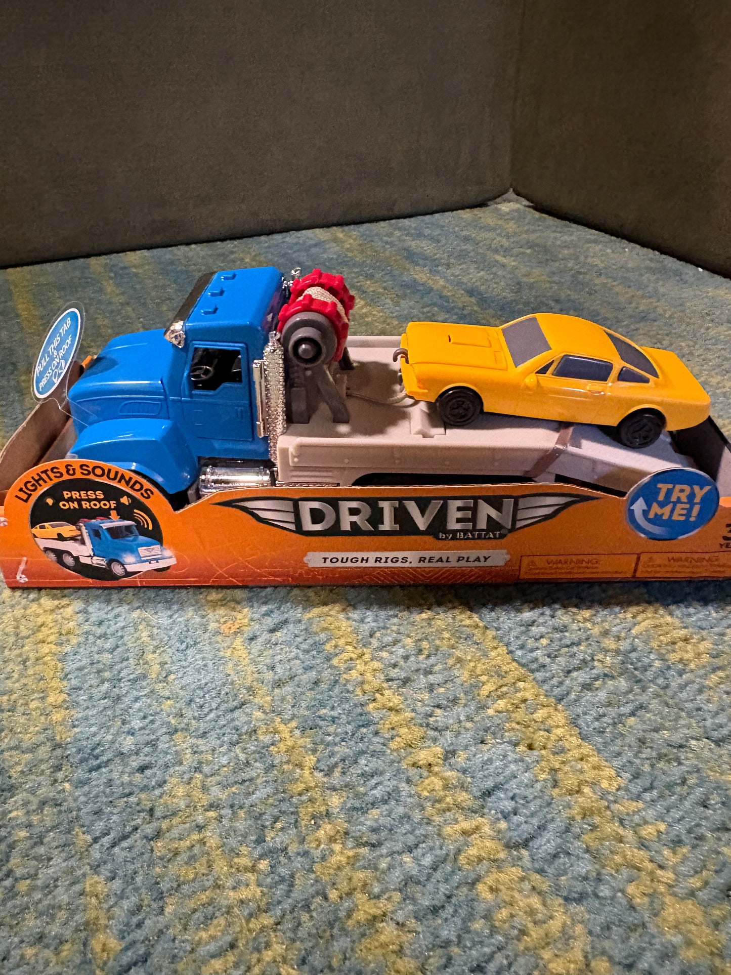 #35 NWT Battat Tow Truck with Lights and Sounds