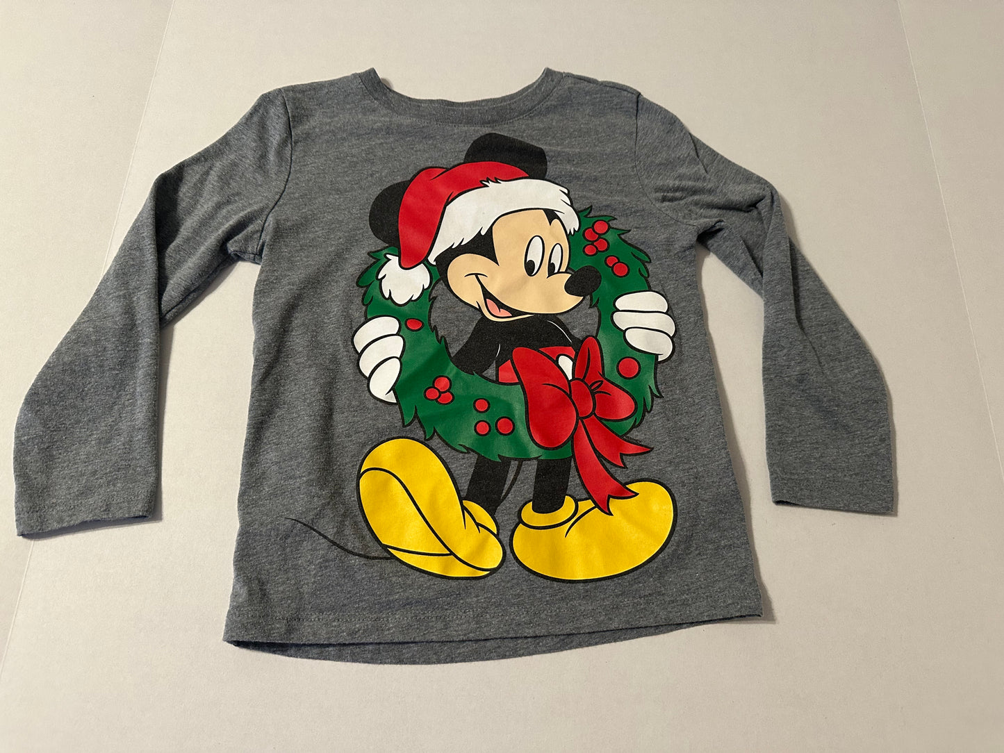 #160 Boys / unisex 5T Old Navy Disney Mickey Mouse Christmas long sleeve t-shirt