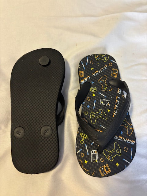 #210 Boy Flip Flops "Gaming" Size 7