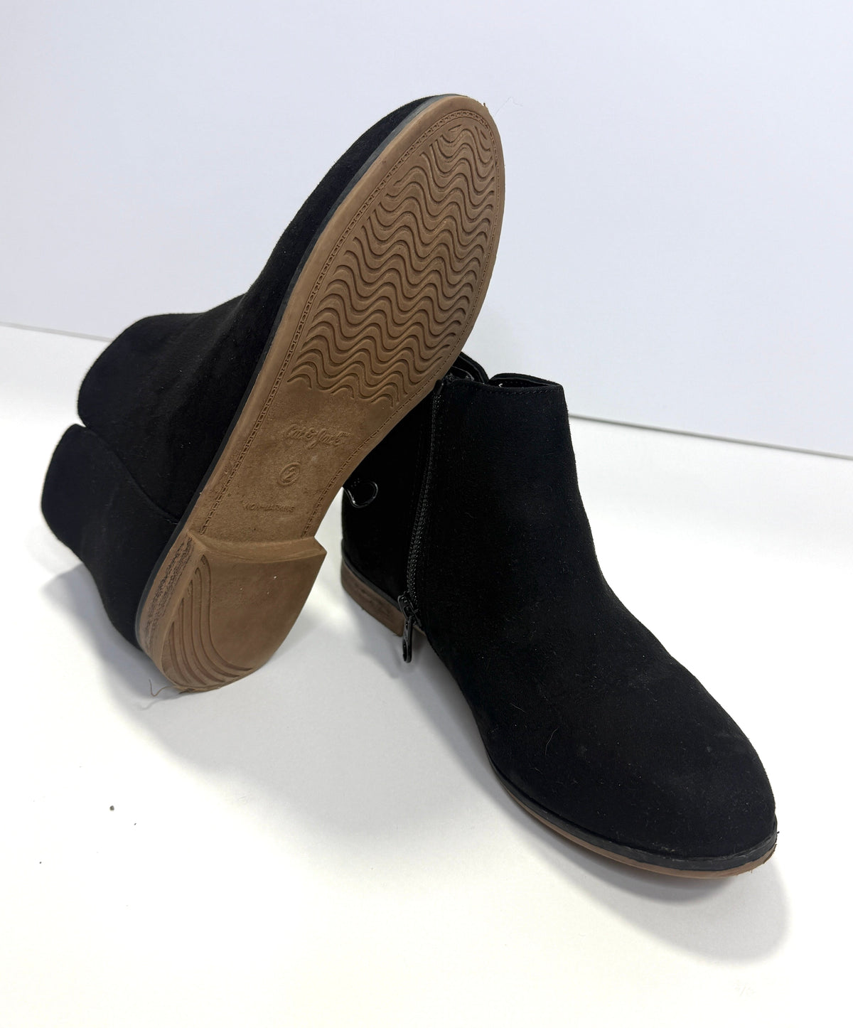155 Girls Cat and Jack Size 2 Black Suade Ankle Booties