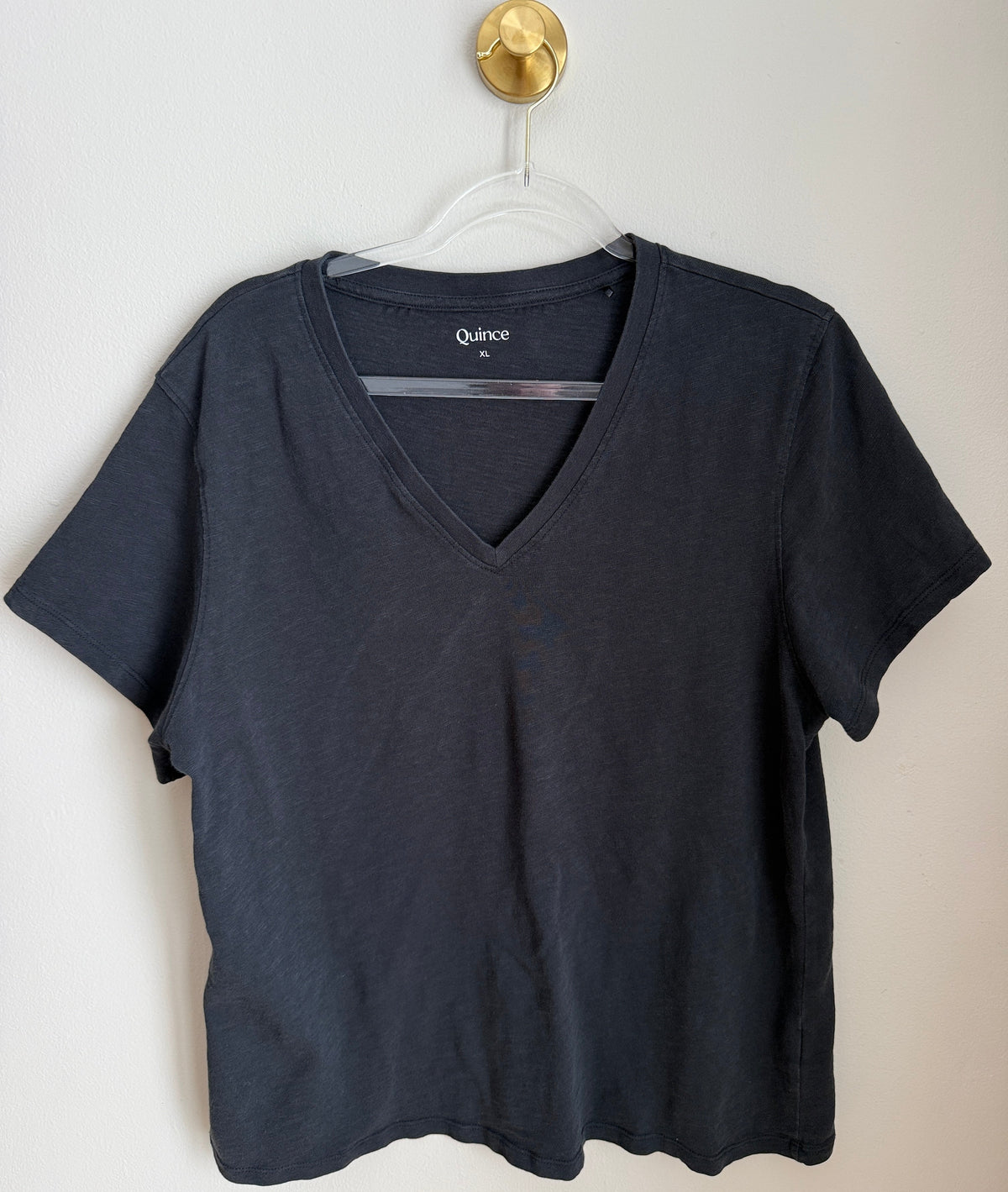 Seller #156_Quince SS V Neck in Black size Women XL