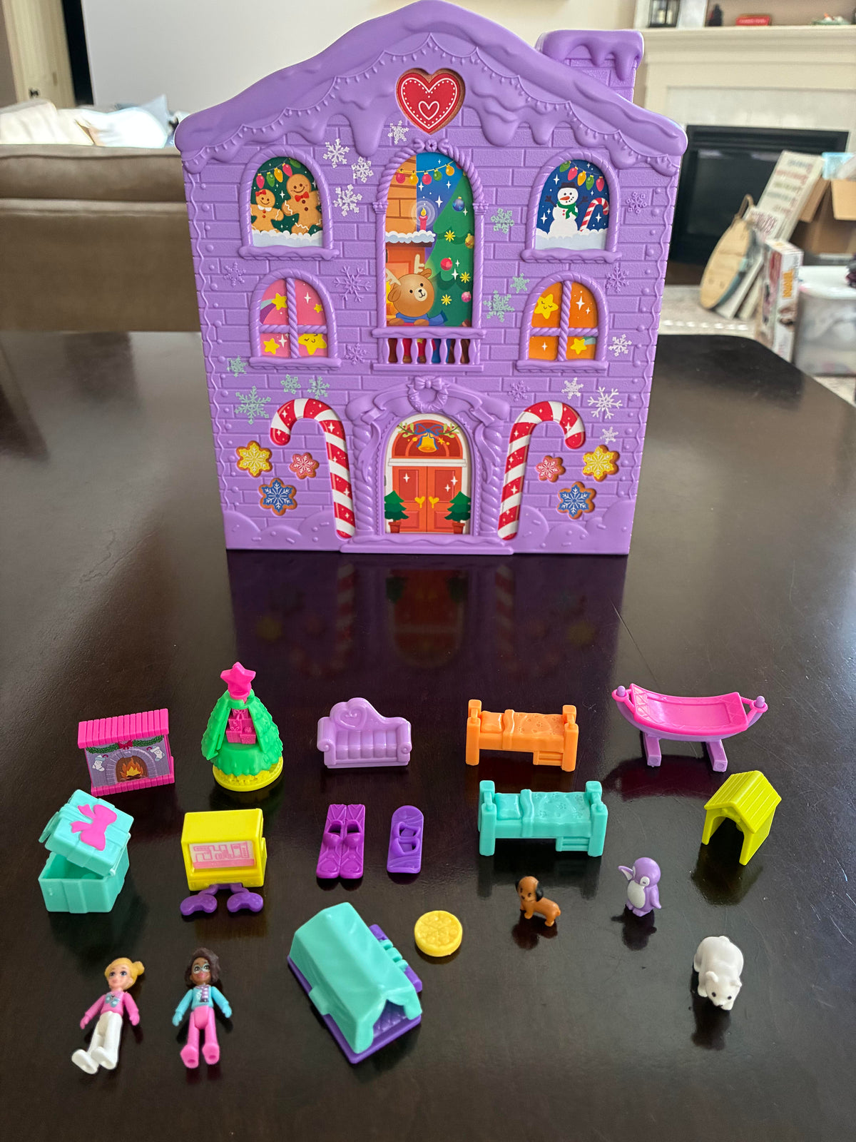 #126 Polly Pocket Winter House Playset