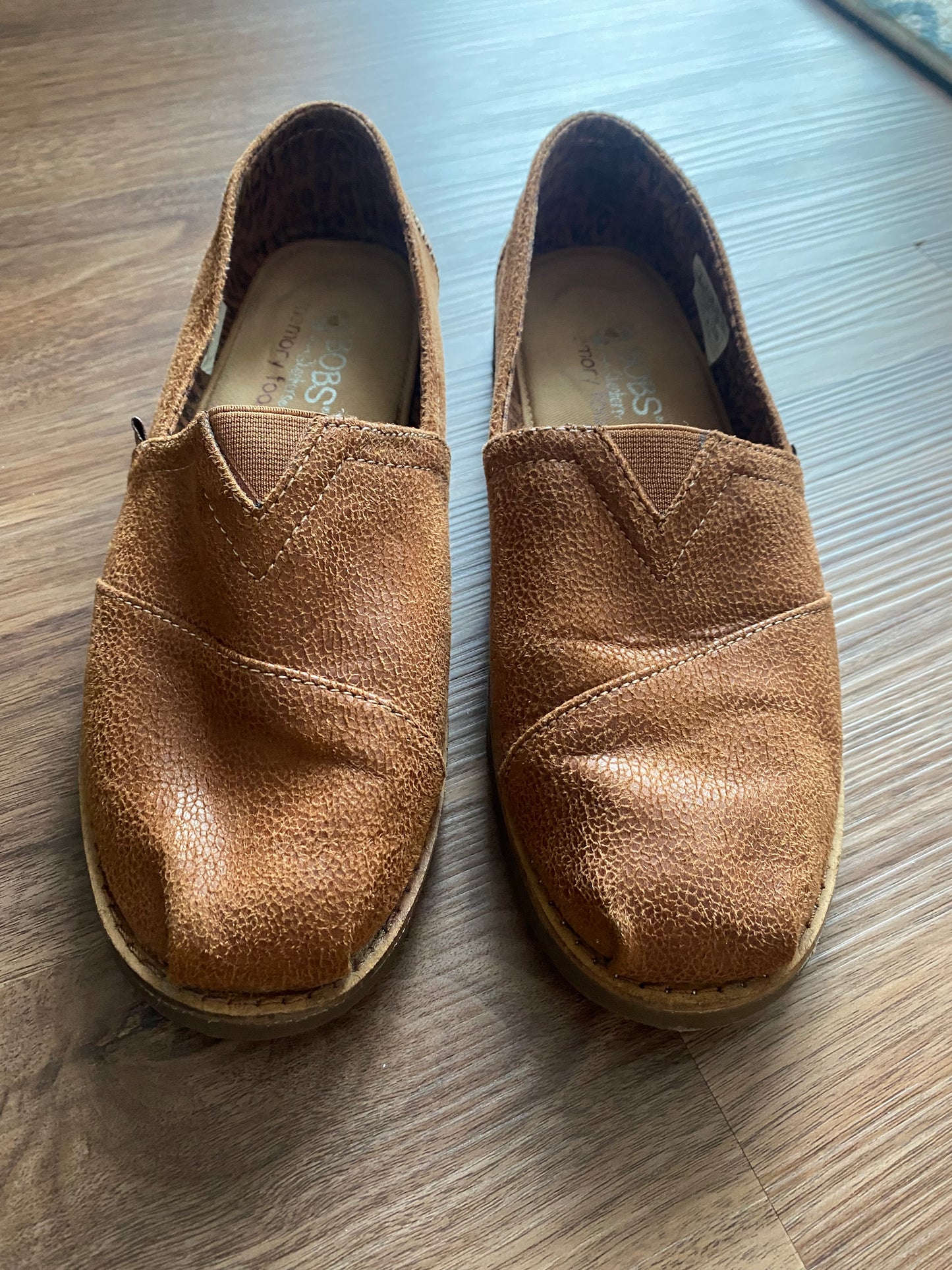Seller 64 Toms women's size 8 casual brown shoes