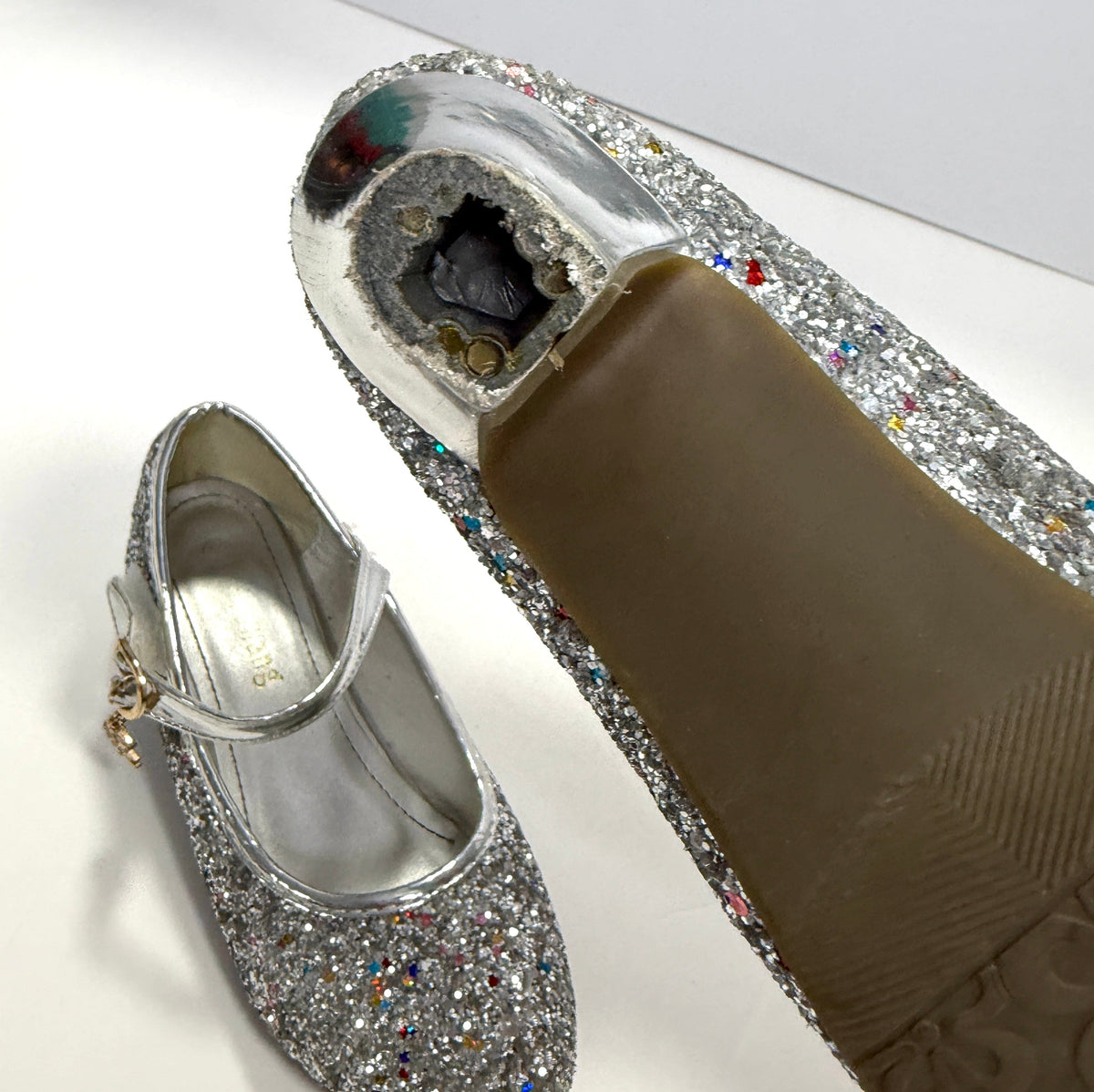 155 Girls Size 1 Silver Glitter Kitten Heels (see last picture and description)