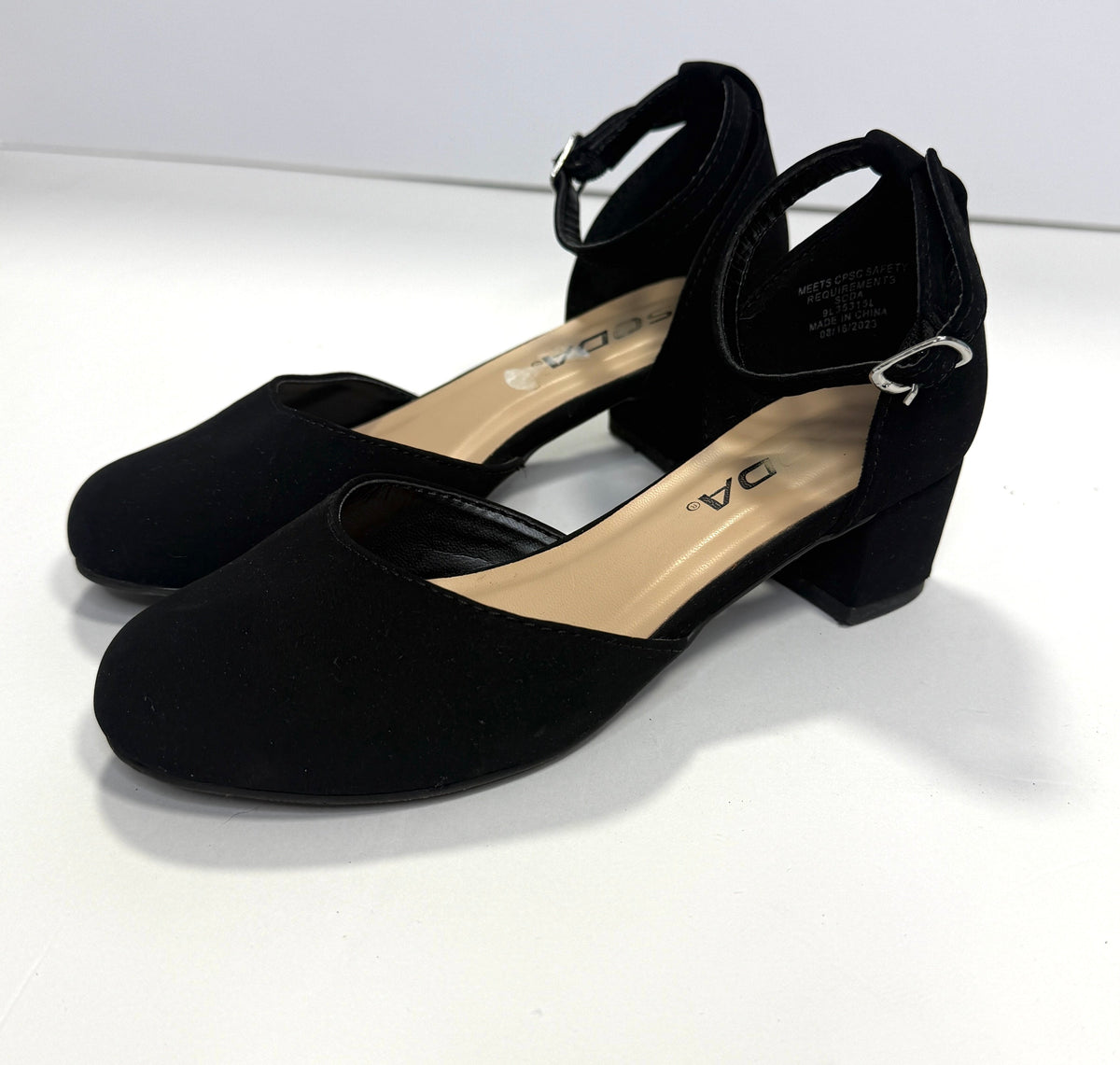 155 Girls Kitten Heel Black Dress Shoes - no size found, comparable to my Size 1 Cat and Jack Kitten Heel Dress Shoes