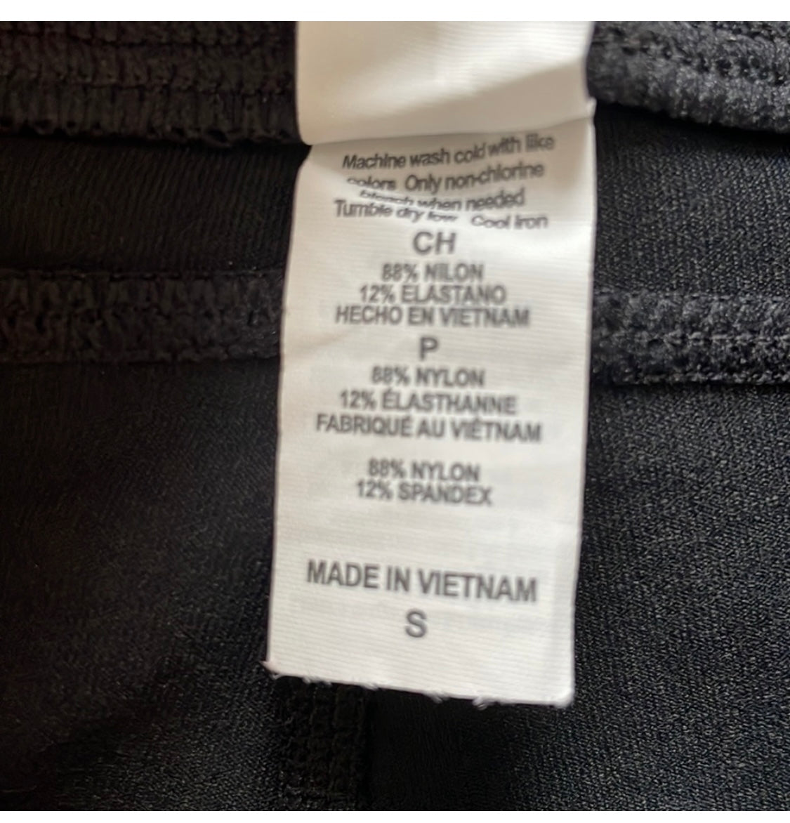 #116 Body Alive Alo black crop leggings small