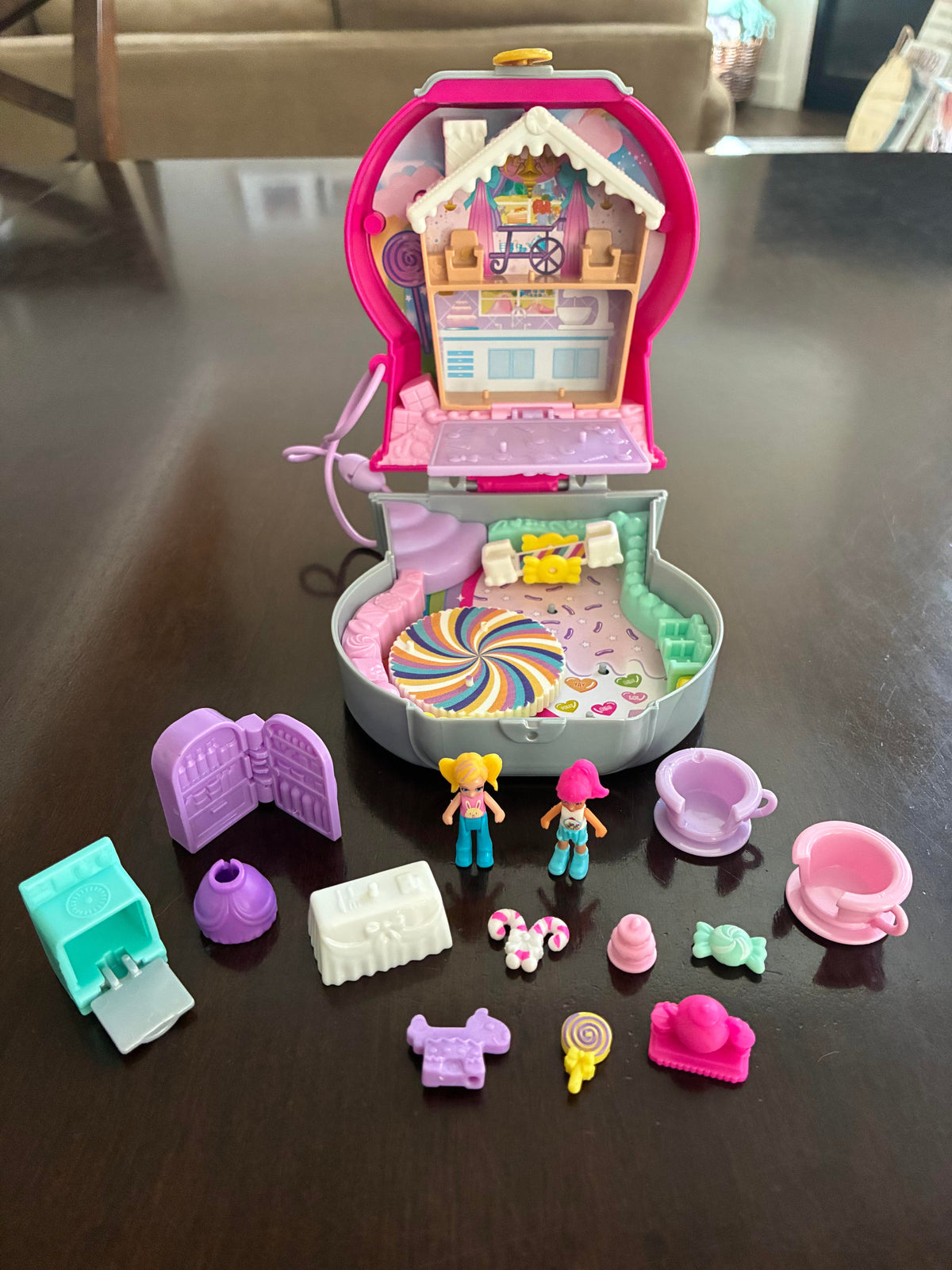 #126 Polly Pocket Candy Cutie Gumball Compact and Watermelon Pool Party Compact