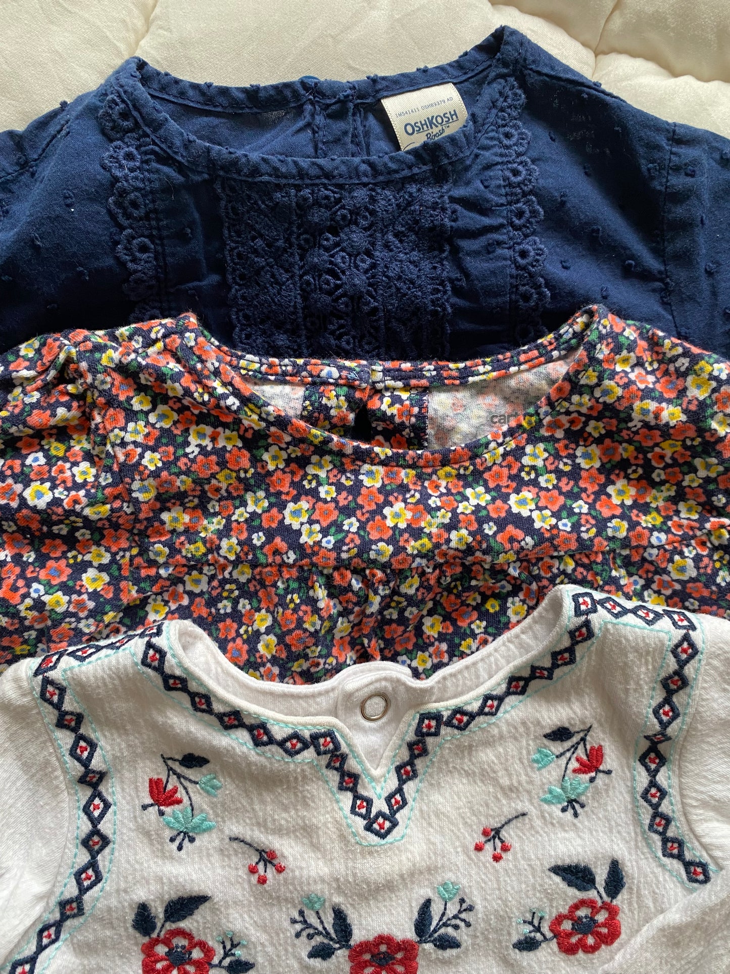 Seller 64 set of 3 Carter’s 24mo girls tops