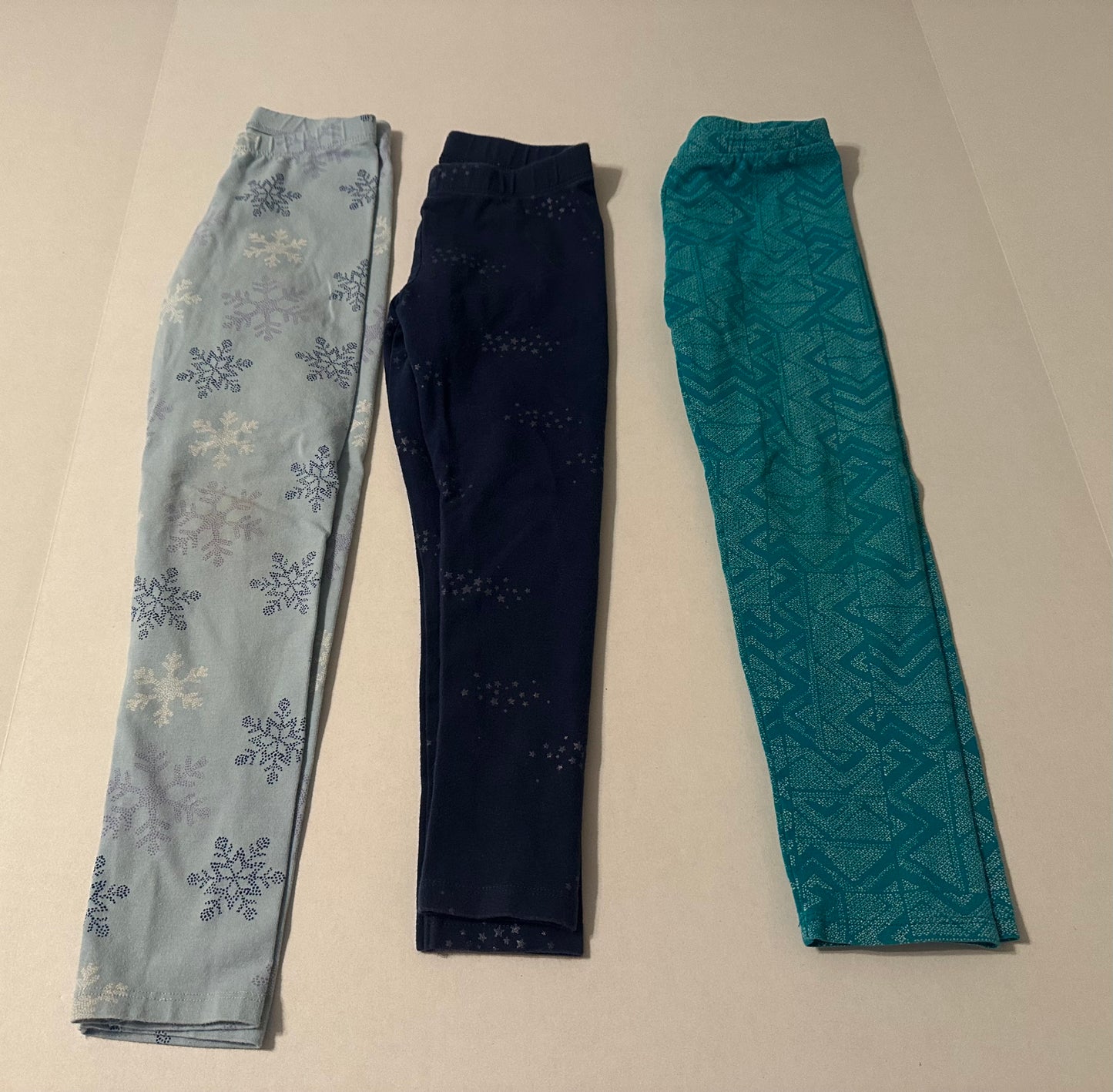#160 Girls 5T 3 pairs of leggings