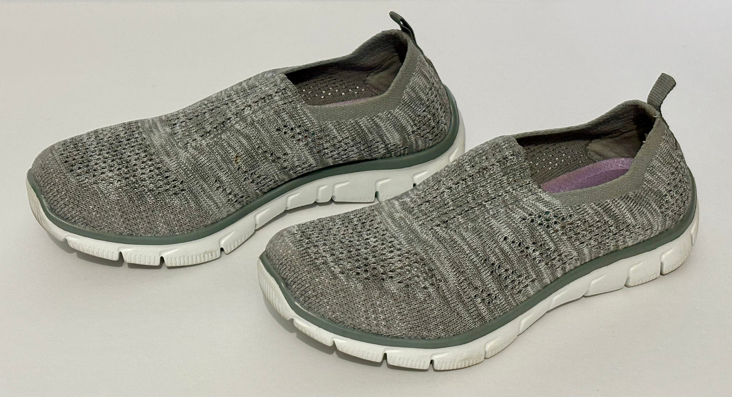 #132 - Sketchers: Empire Air-Cooled Memory Foam Women’s Sneakers, Size 6