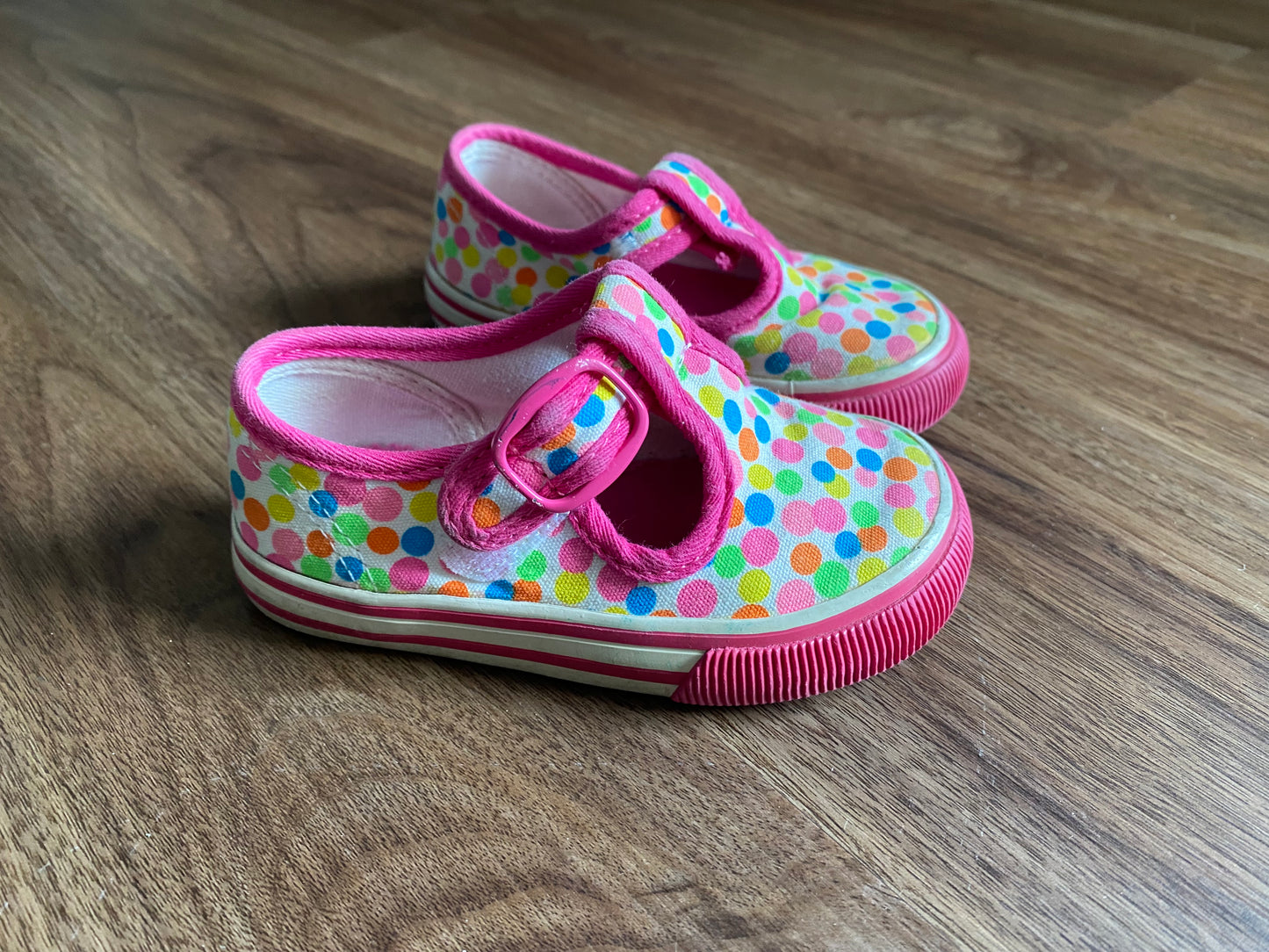 Seller 64 girls size 5 polka dot shoes
