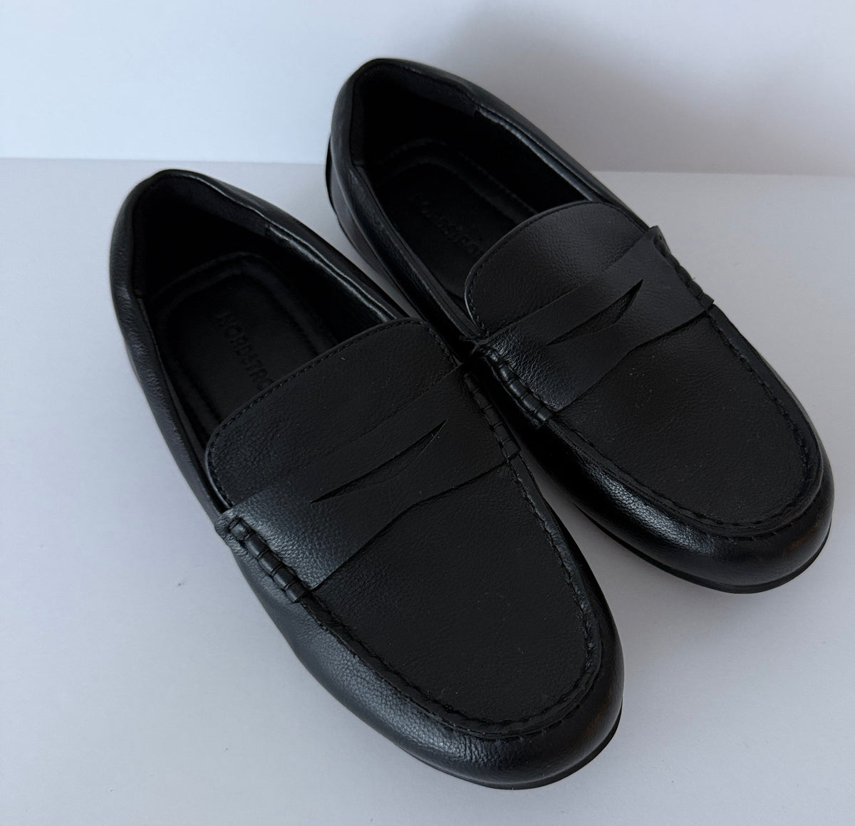 Seller #156_Nordstrom Dress Loafer in Black Size 2M Boys