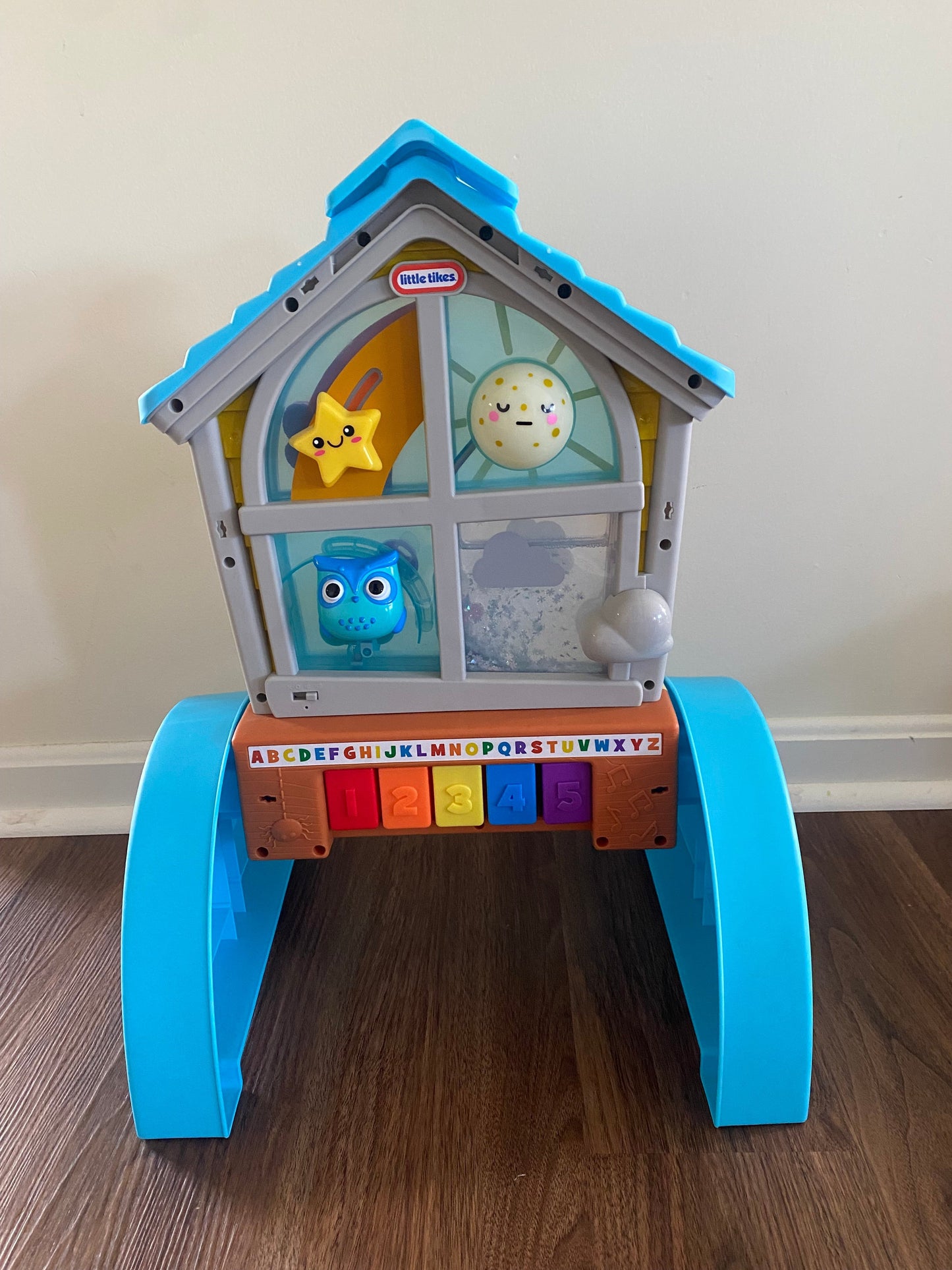 Seller 64 Little Tikes Look and Learn Window