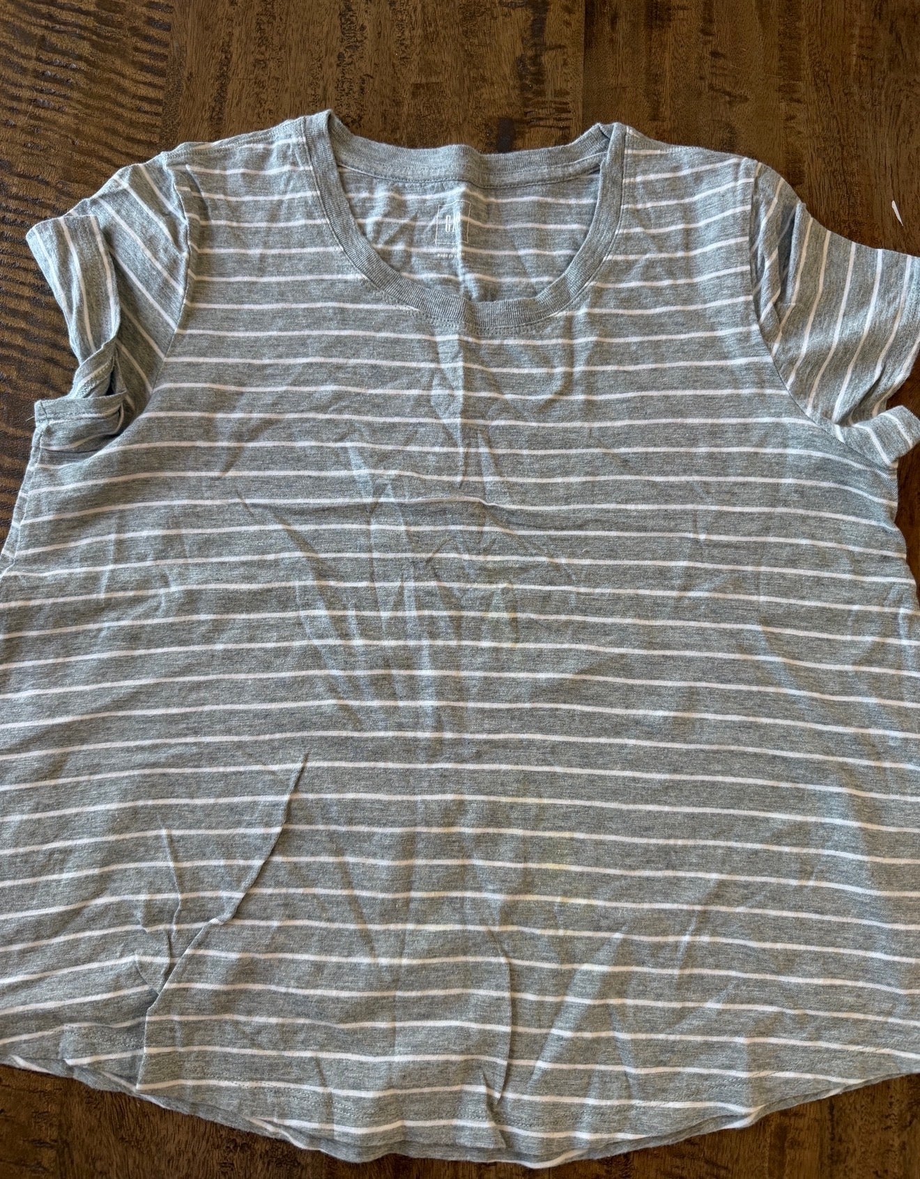Seller #8 REDUCED women’s gap tops medium BUNDLE
