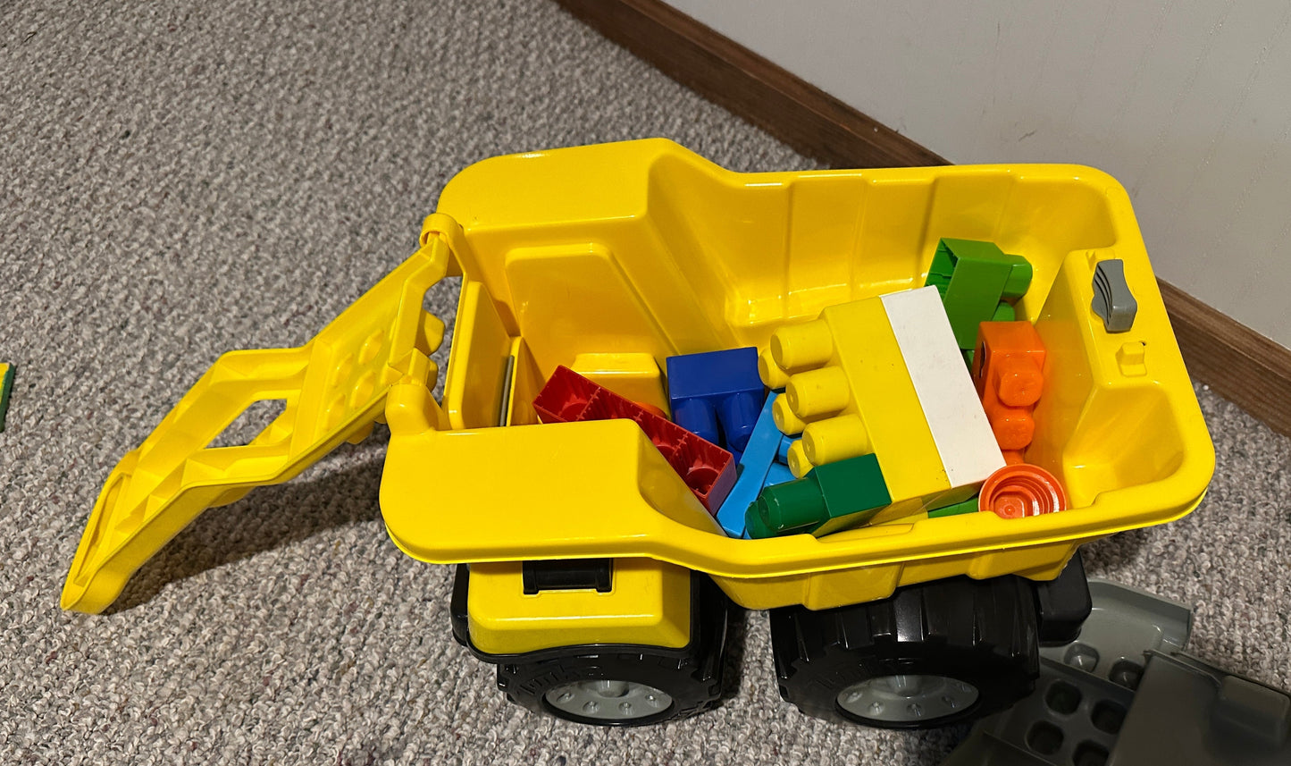 #218 lrg building bricks with storage trucks