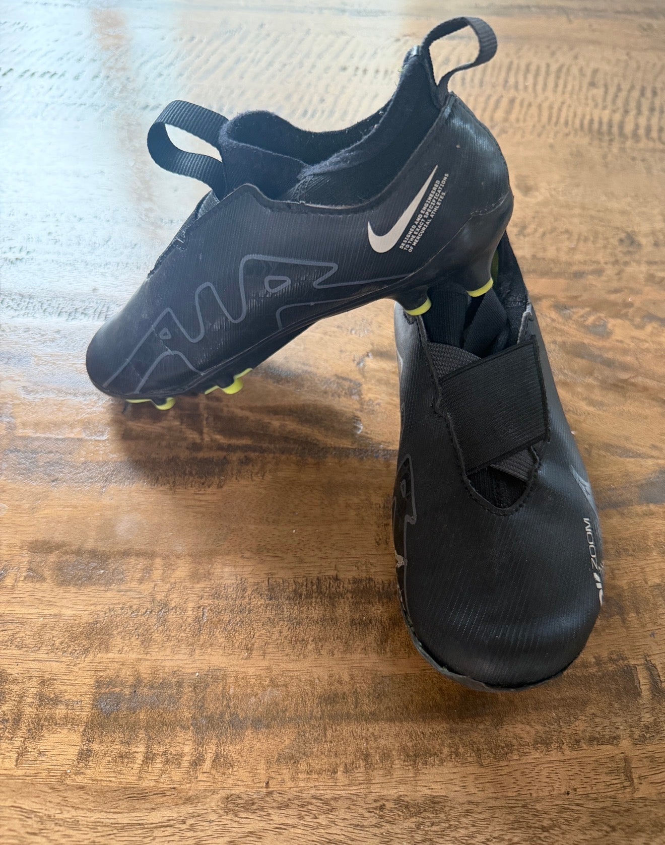 Seller #8 REDUCED Boys Nike cleats size 11