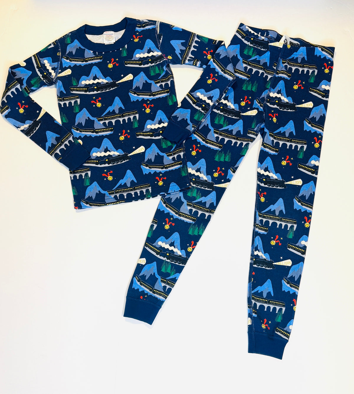 155 Hanna Andersson size 130 (8) Polar Express Holiday Pajamas EUC (family match available!)