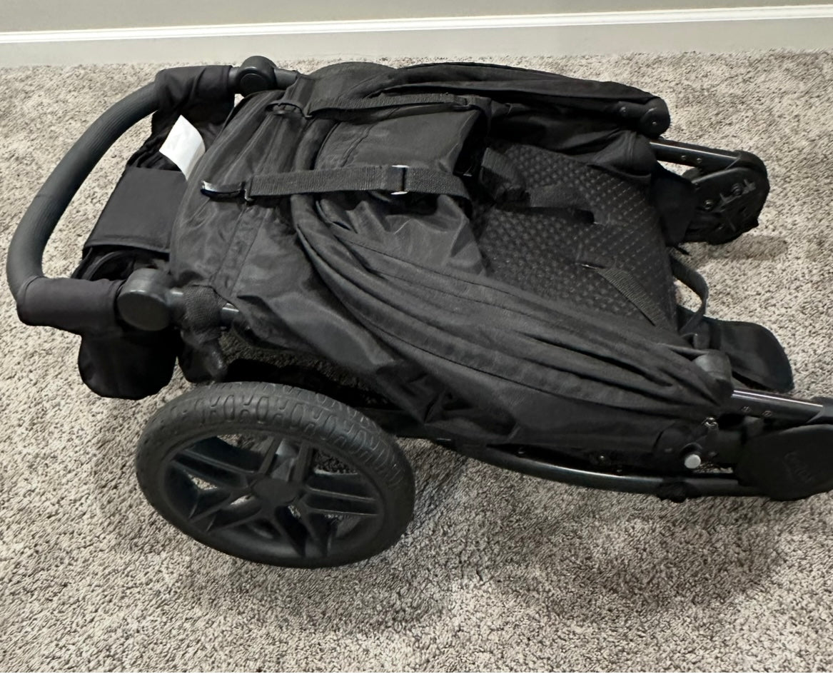 #160 Britax B-Free single jogging stroller with accessories