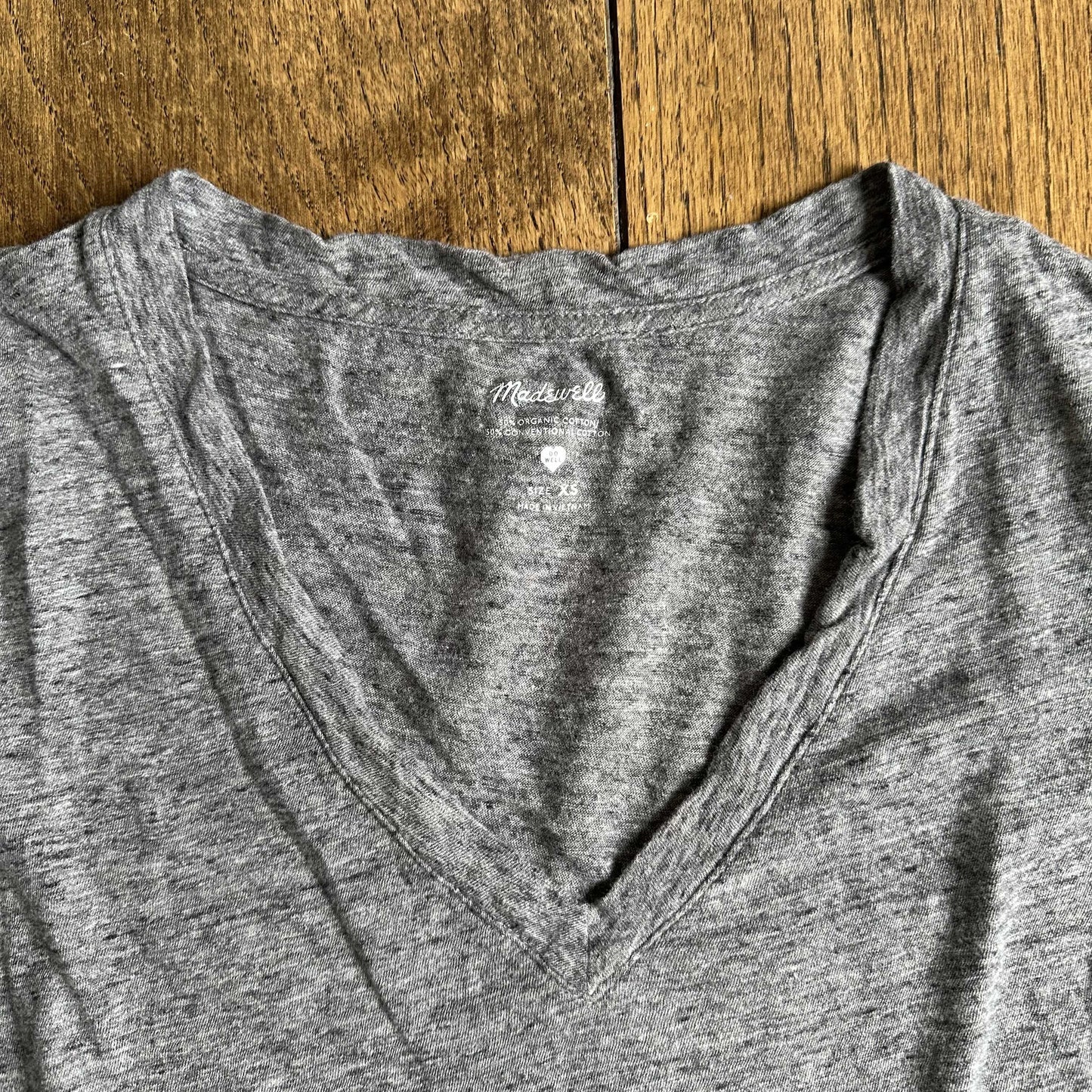 #95 EUC Women's Madewell Gray V-neck T shirt, size XS