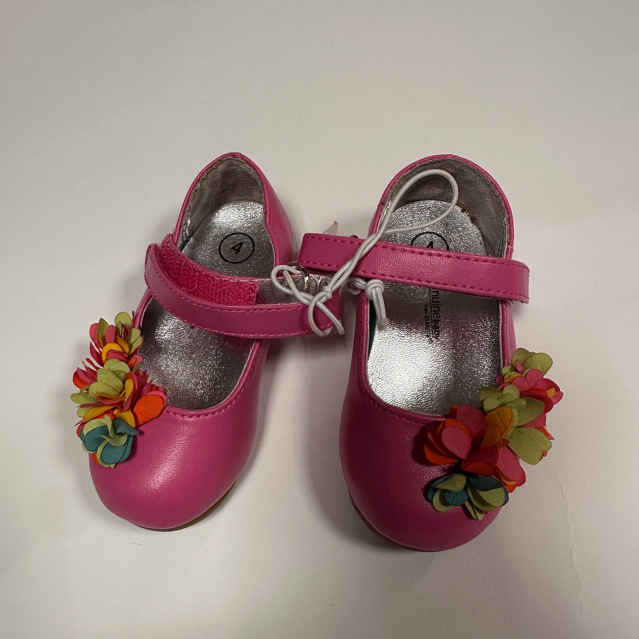 #4 girls shoes size 4 pink