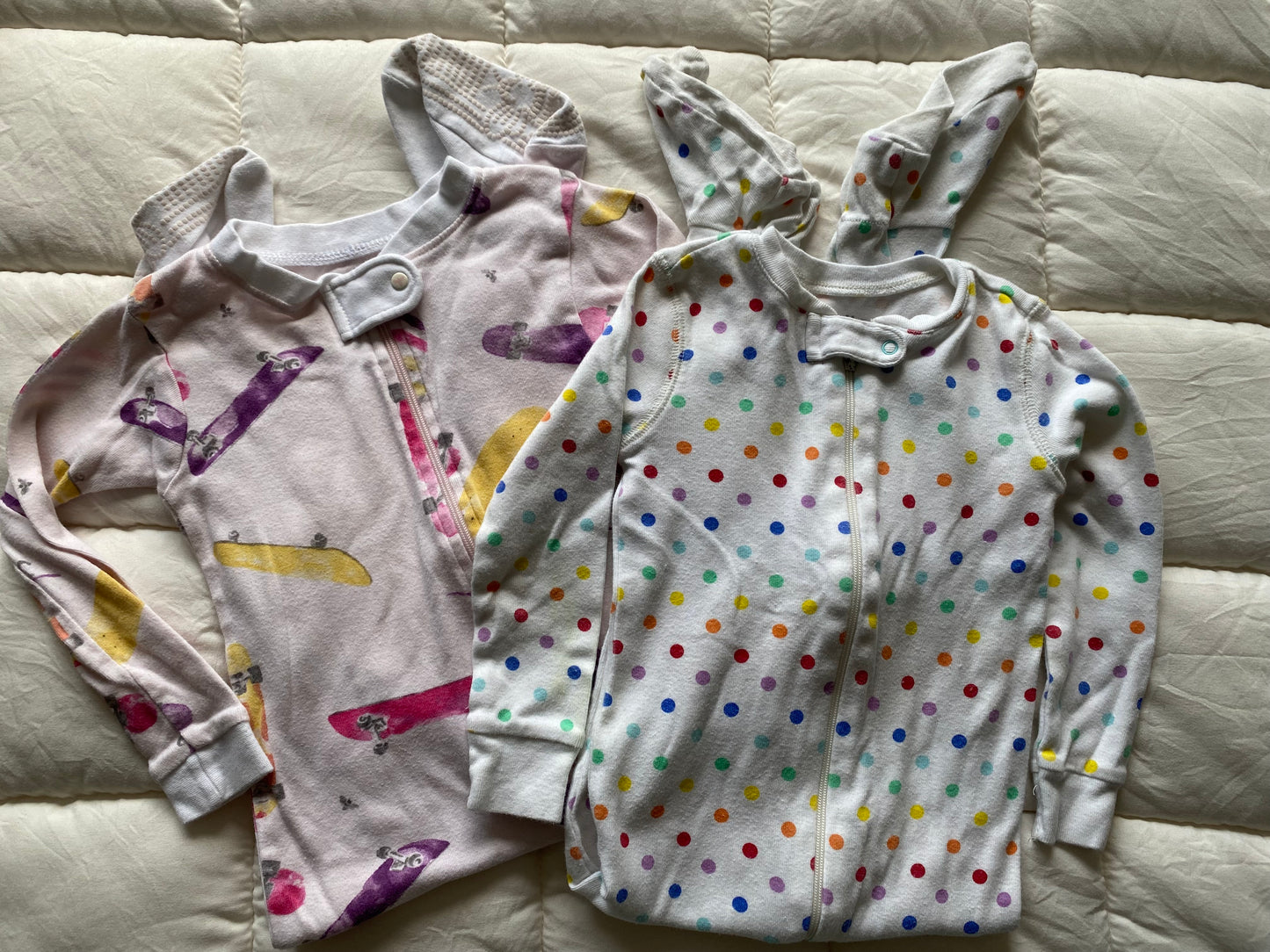 Seller 64 girls 24 mo Burt’s Bees and Primary sleepers