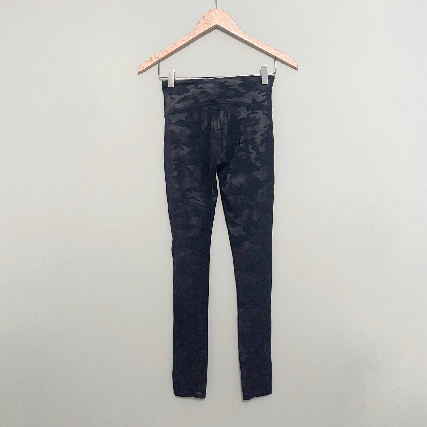 #118 | Size S | Spanx Women's Gray Camo Faux Leather Leggings