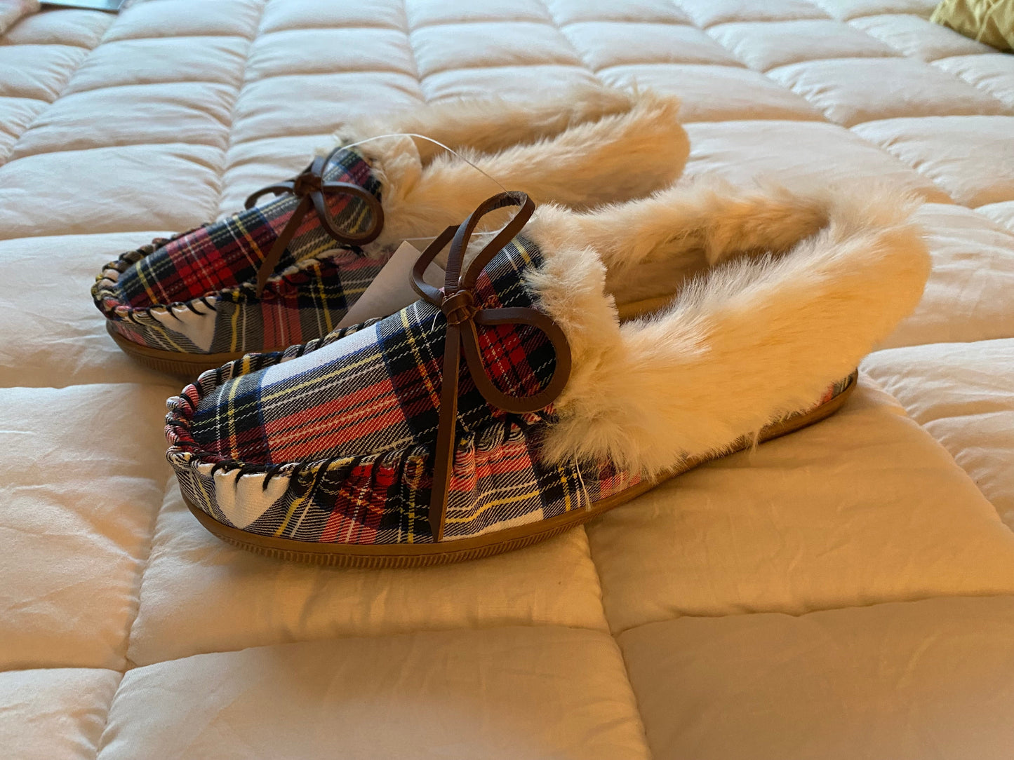 Seller 64 women’s JCrew size 8 slippers