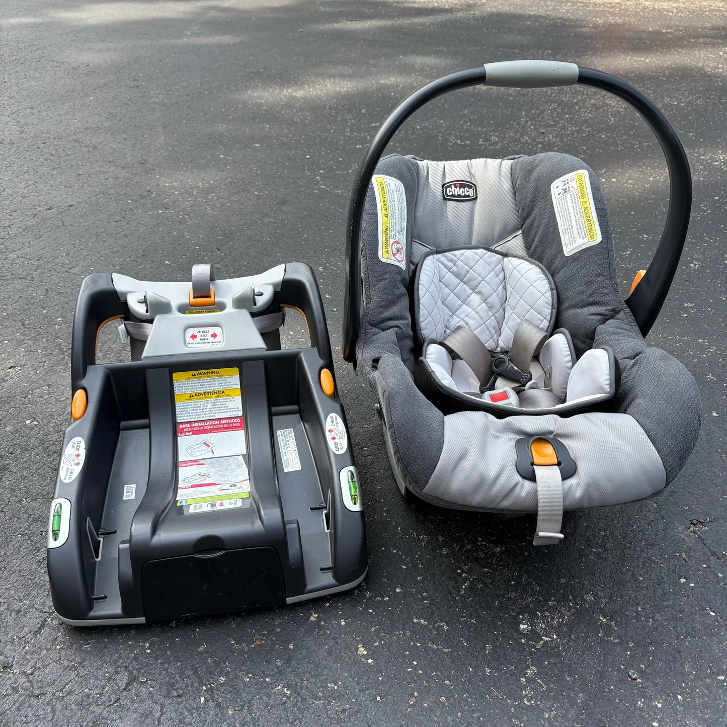 Seller 189 Chicco Keyfit 30 Car Seat & Base GUC Exp. 10/2026