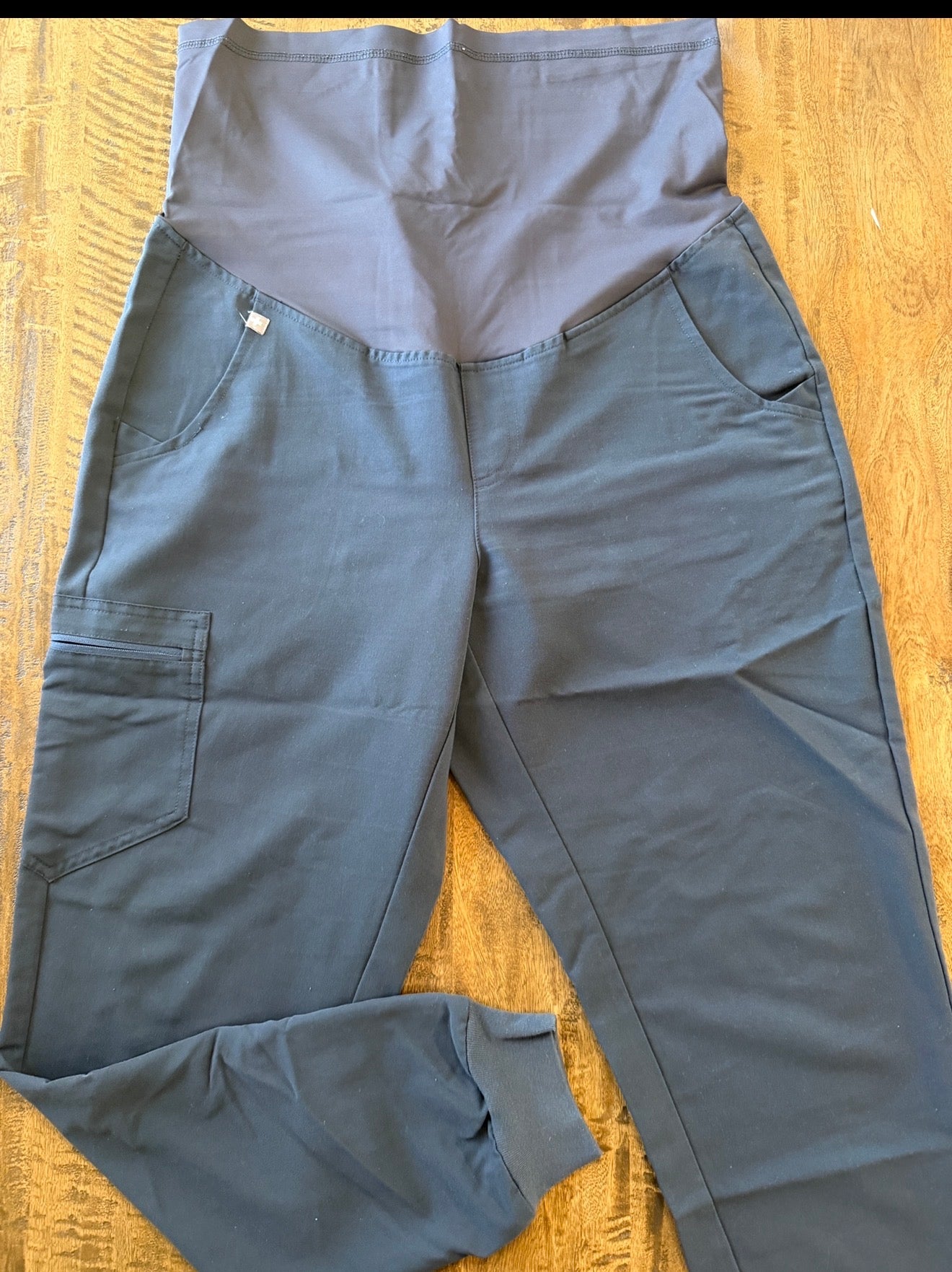 Seller #8 gray Fig Maternity scrub bottoms size medium