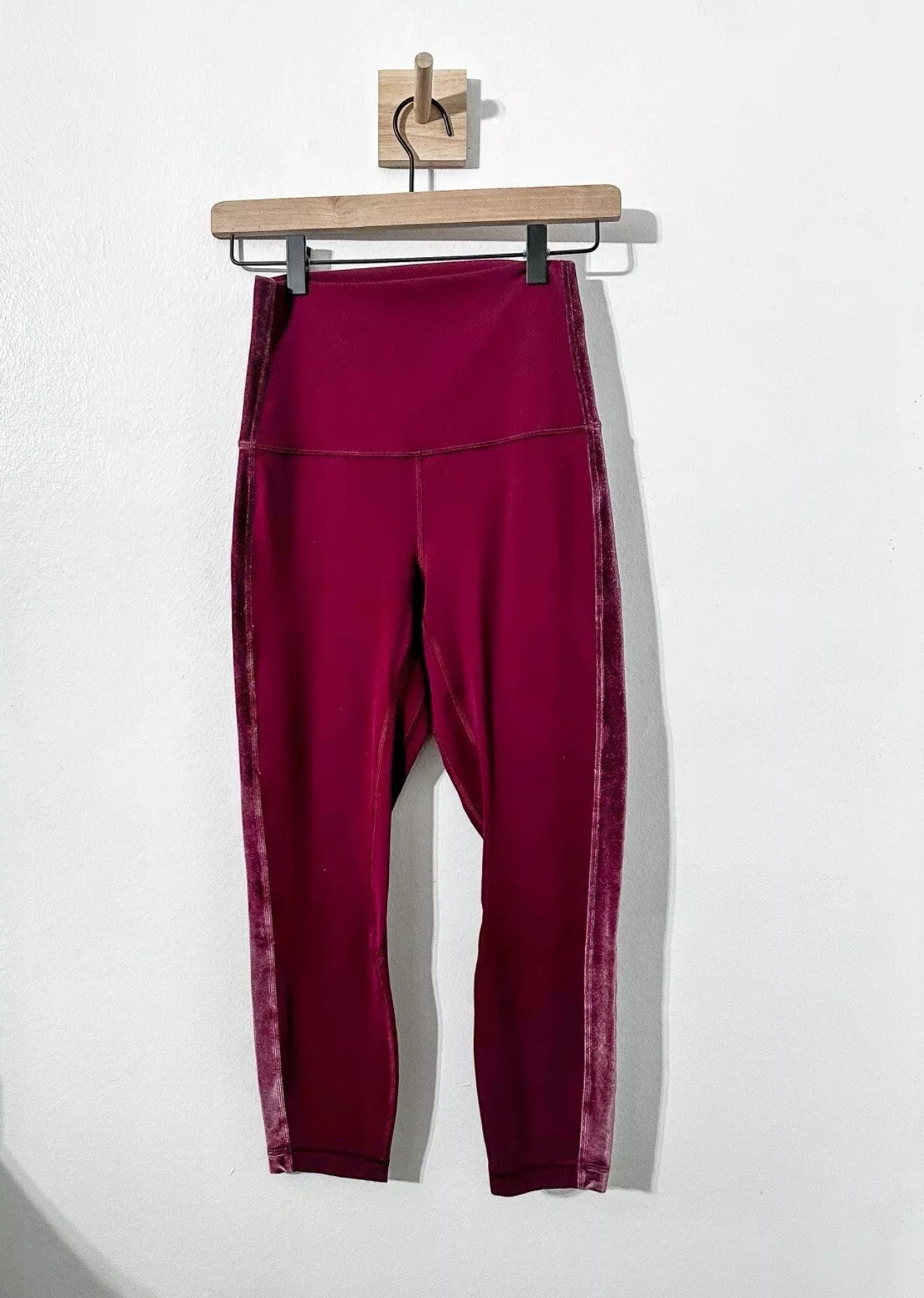 #111 Lululemon Align Super Hi-Rise Crop 23” Velvet Special Edition Size 6 Garnet