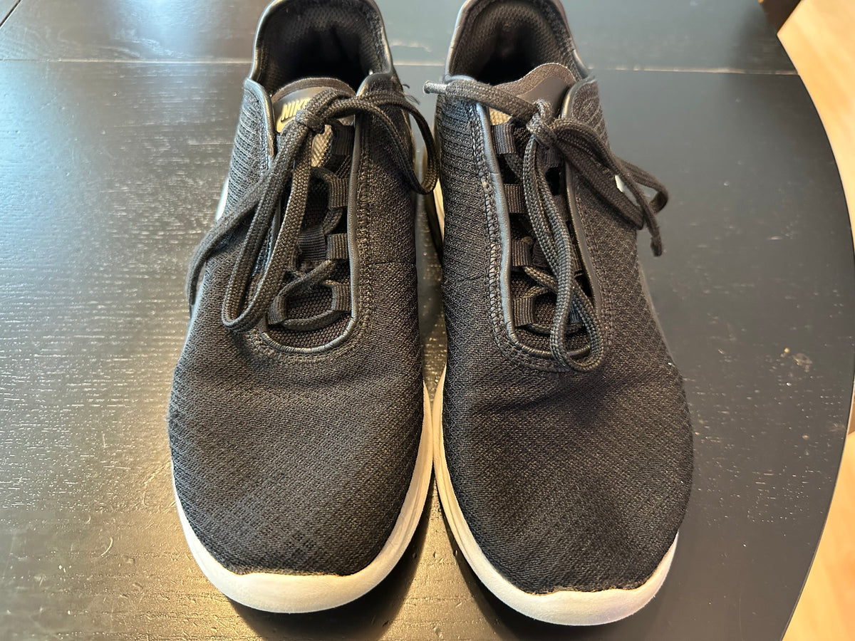 #171 Boy’s Adidas Size 7 Cloudfoam Shoes- Like New