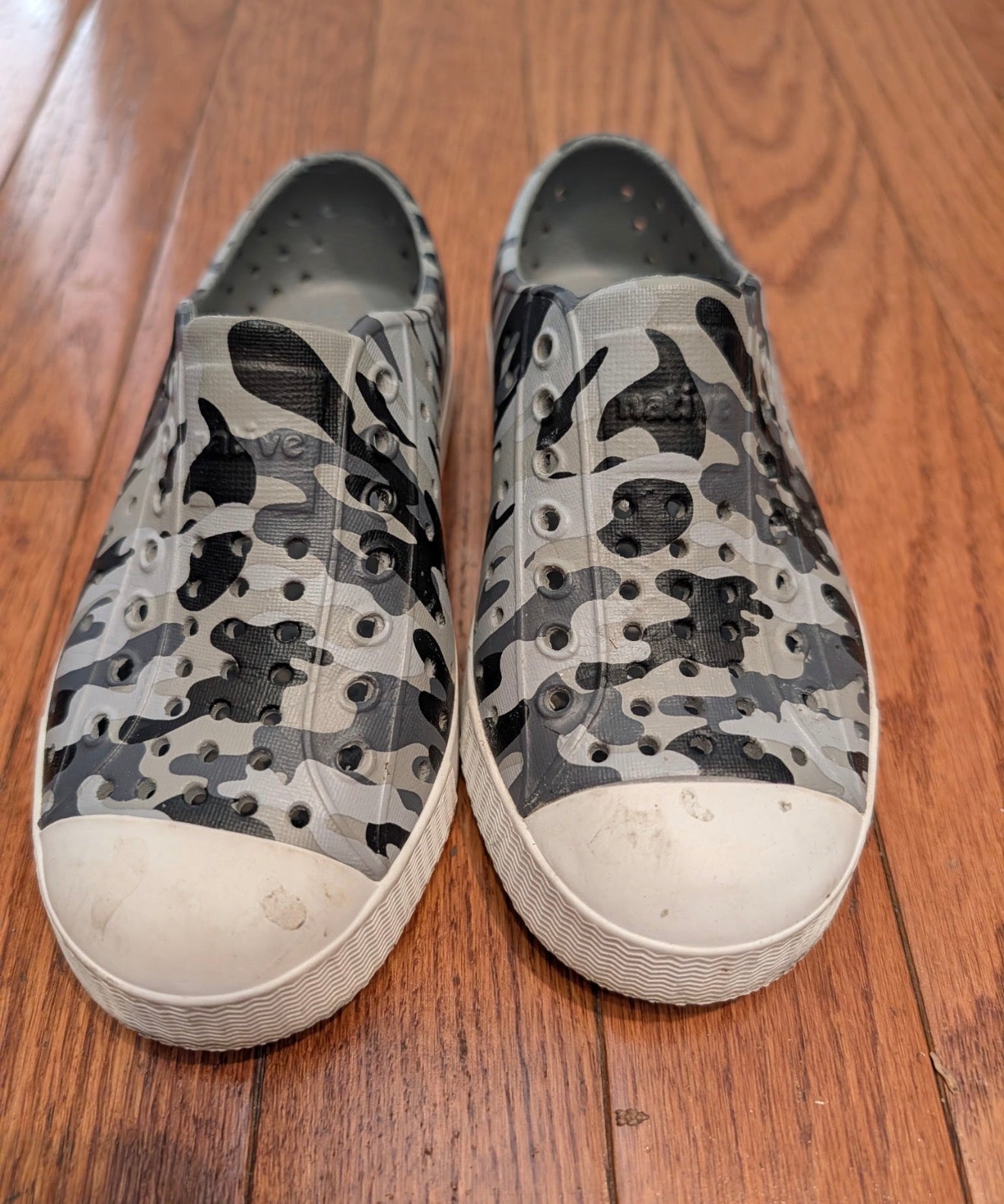 Seller #8 C11 Native Black/gray camo Jeffersons