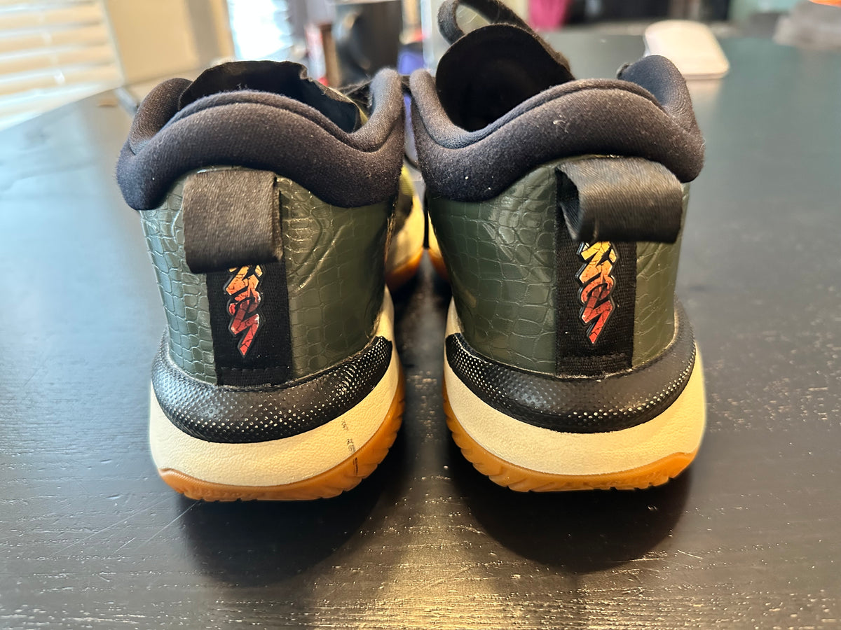 #171 Boy’s Size 5 Jordan Shoes